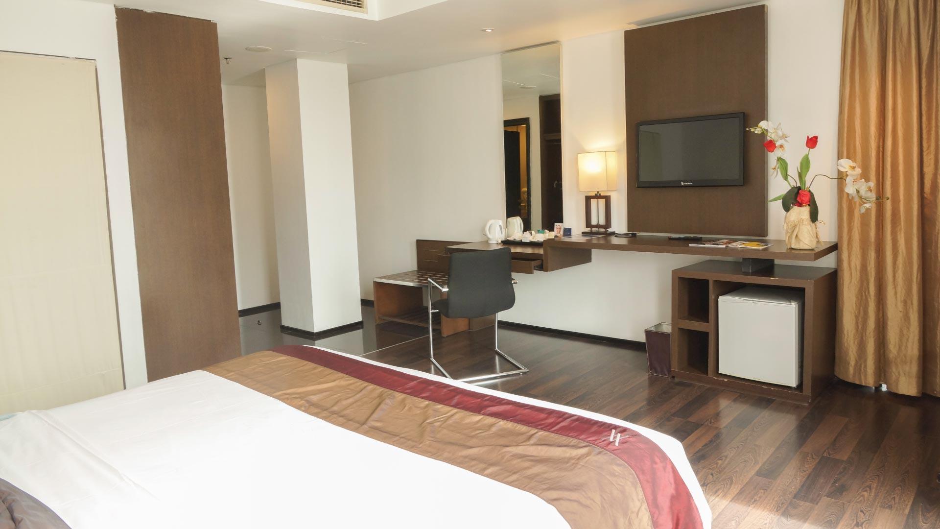 Akmani Hotel 4*