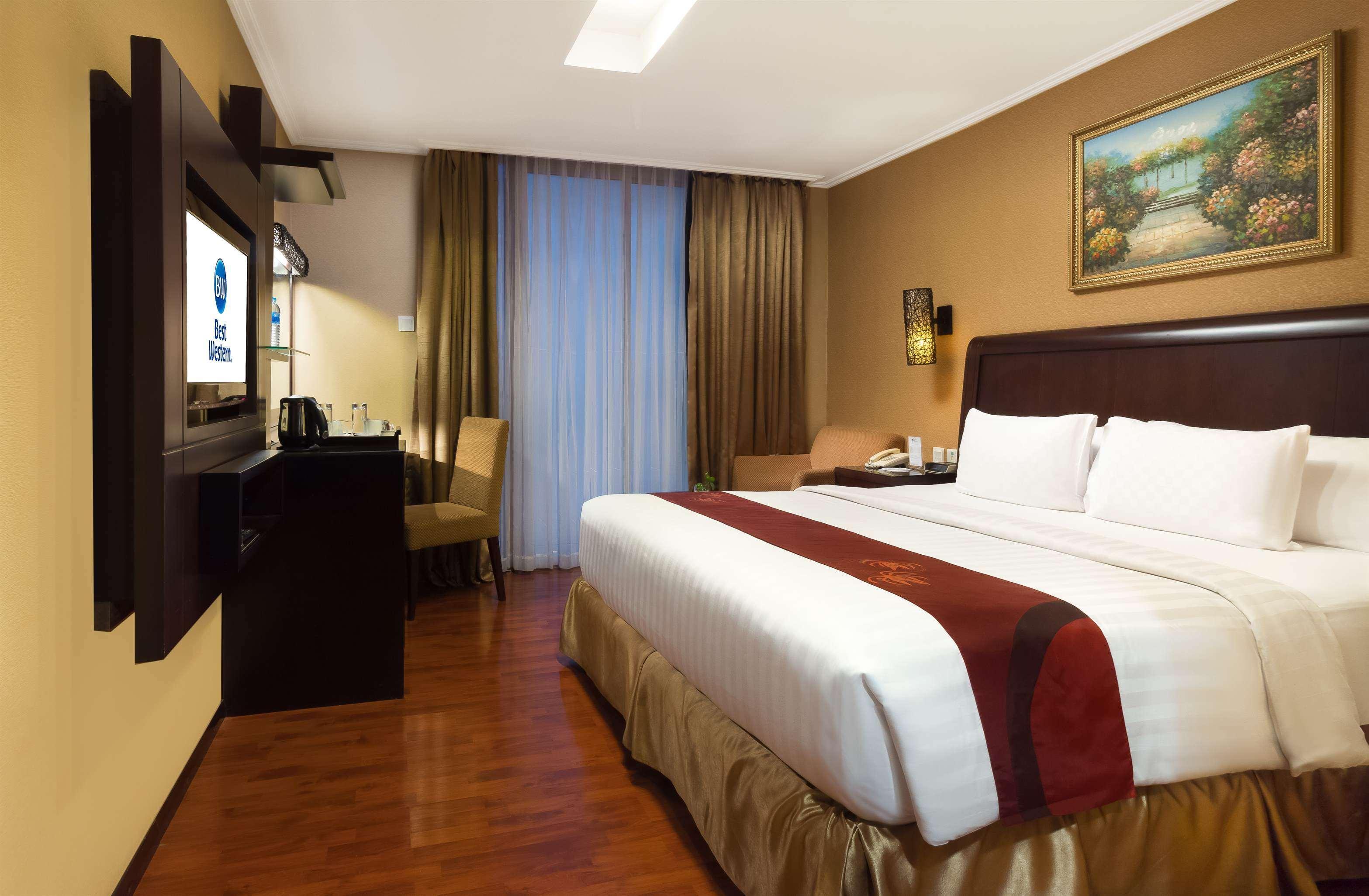 Western Mangga Dua & 4* Jakarta