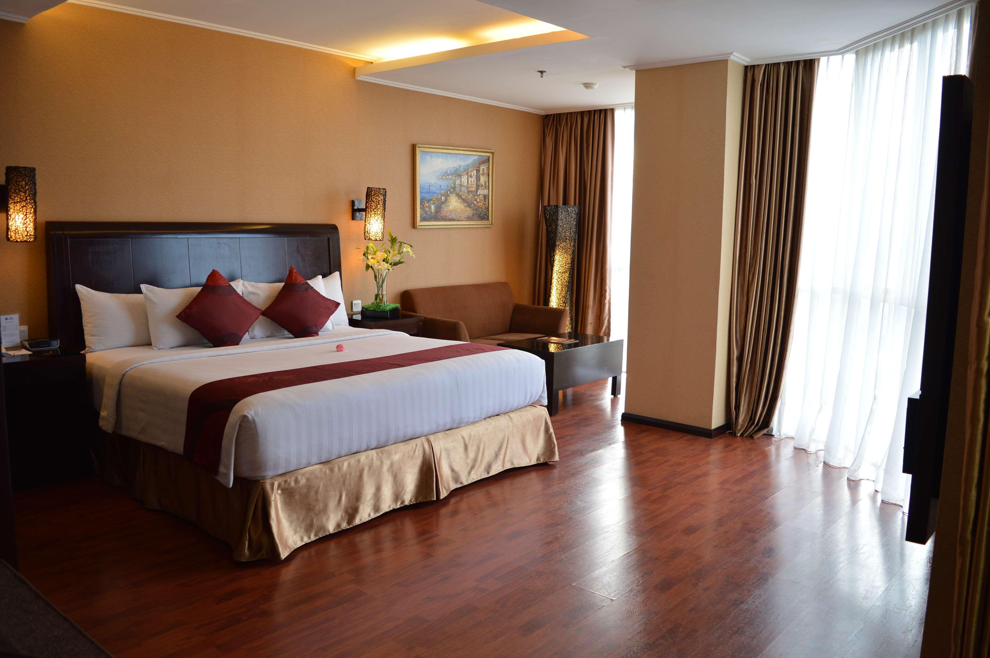 Western Mangga Dua & 4* Jakarta
