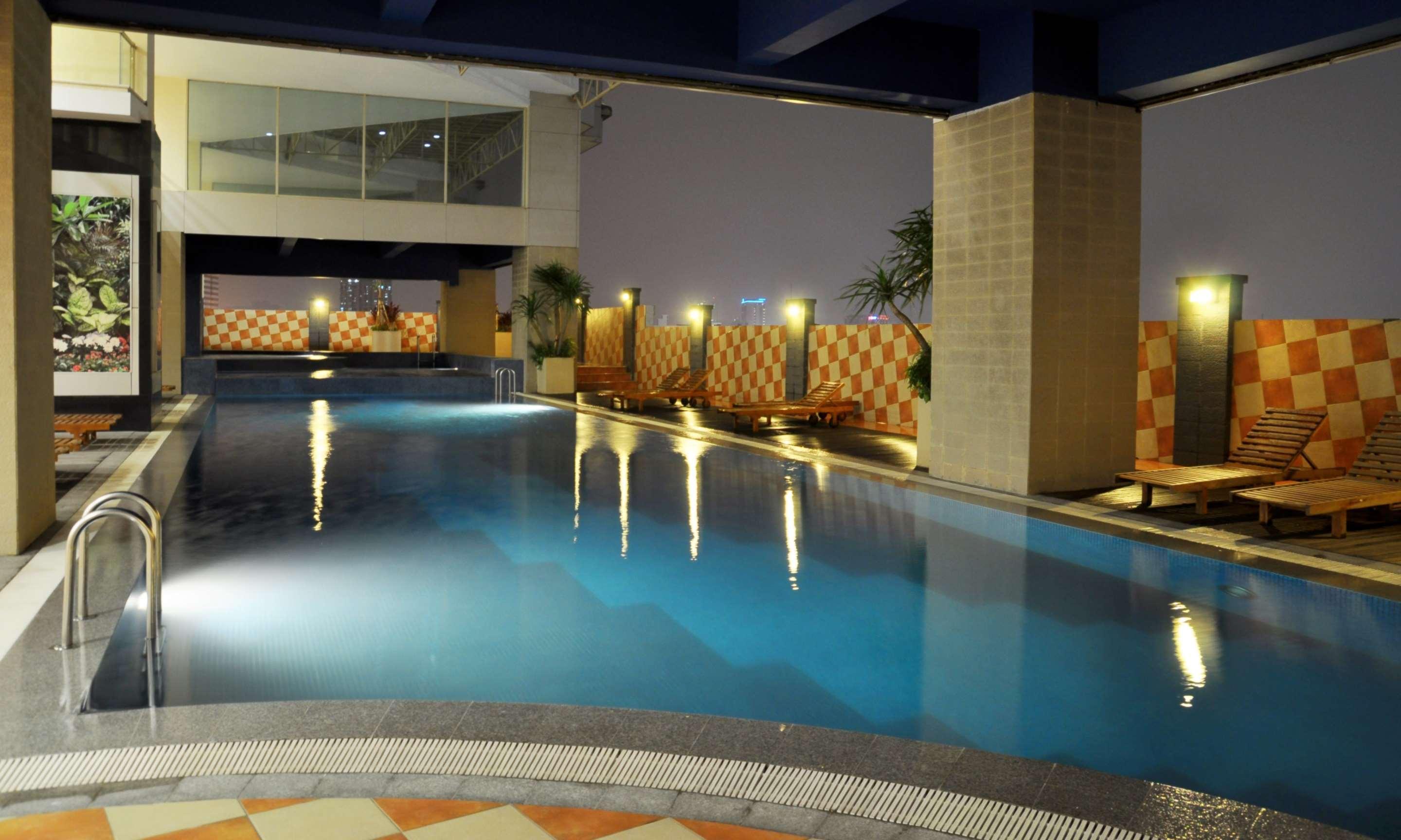 Western Mangga Dua & 4* Jakarta