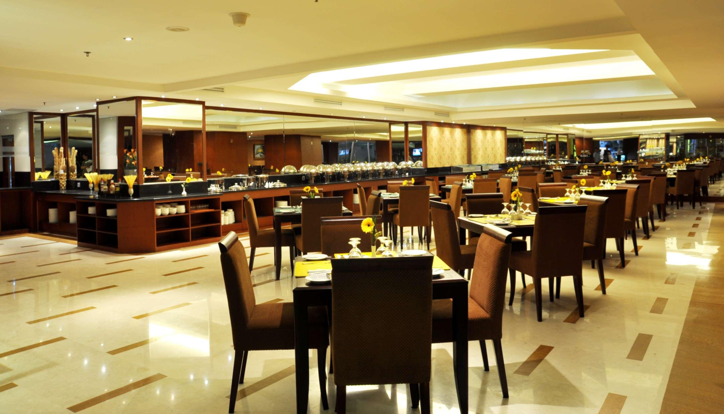 Western Mangga Dua & 4* Jakarta