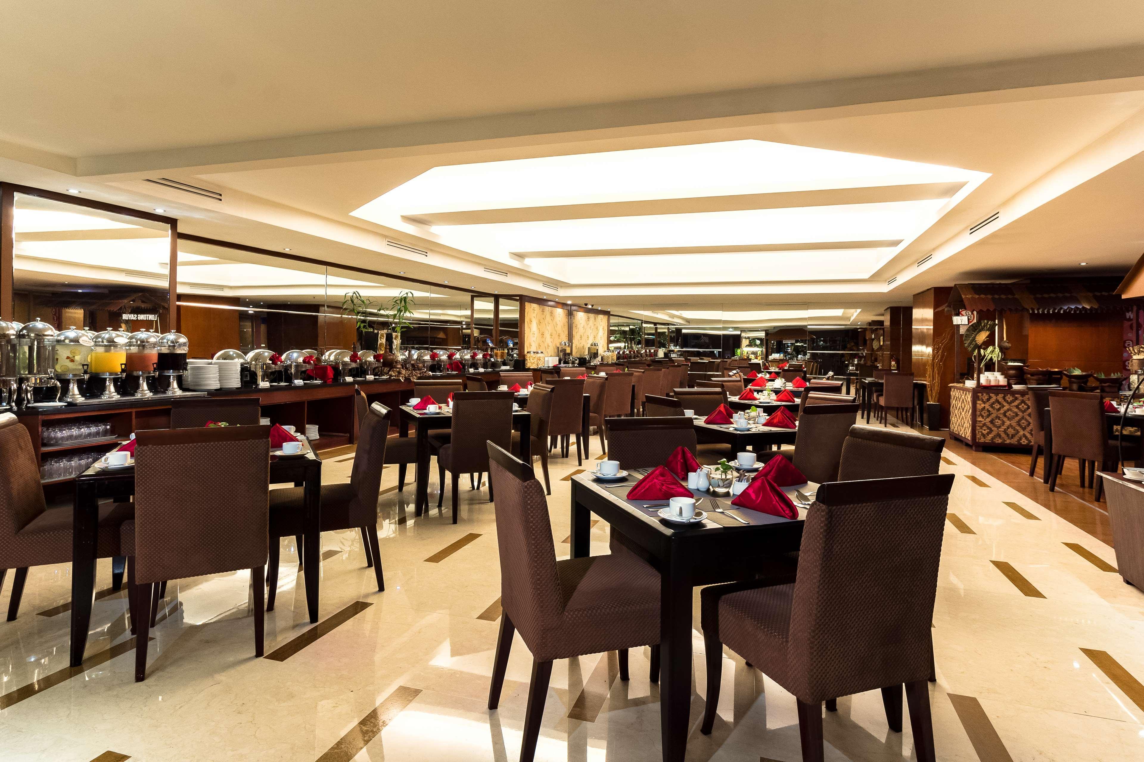Western Mangga Dua & 4* Jakarta