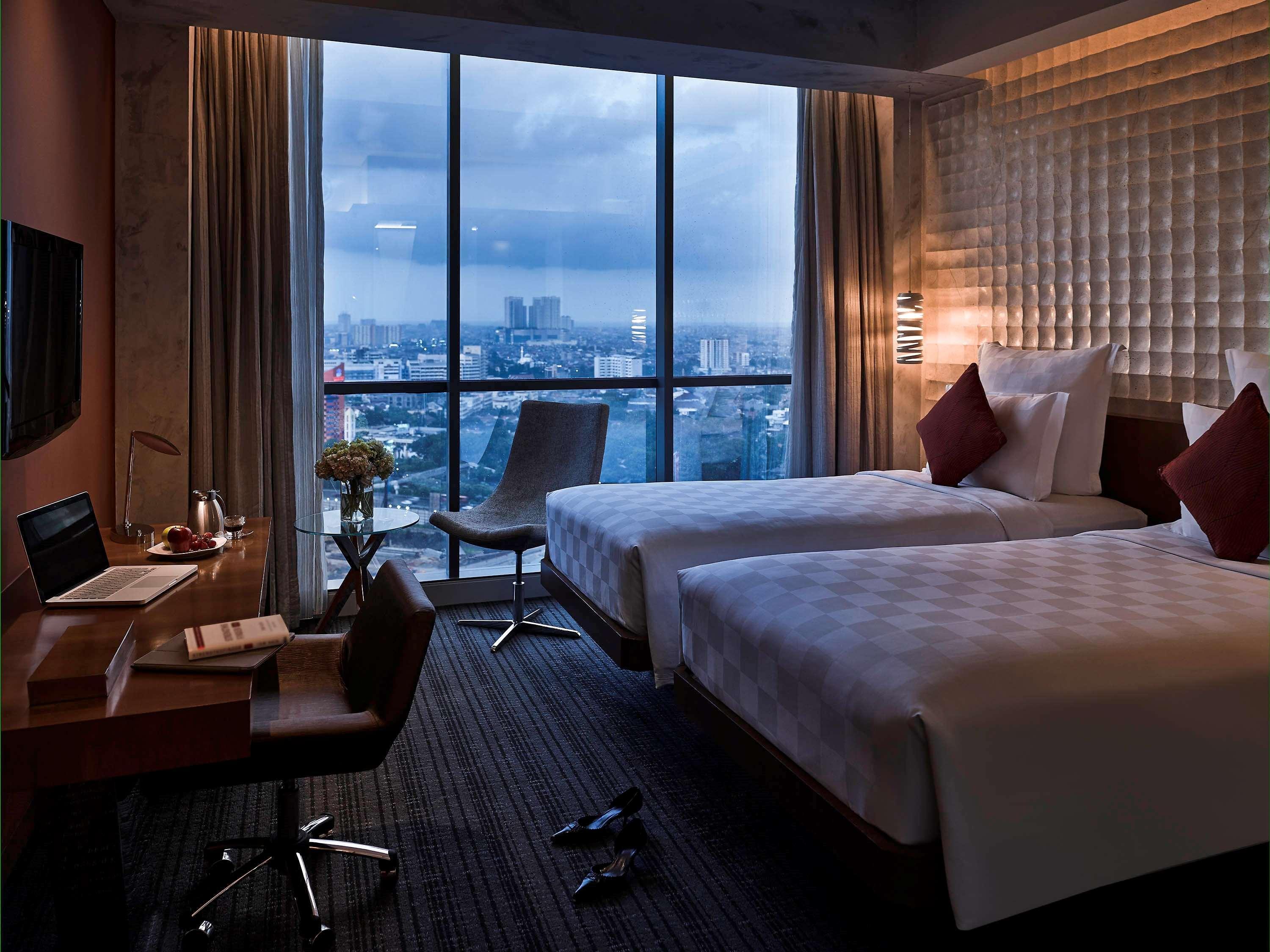 Pullman Central Park Hotel