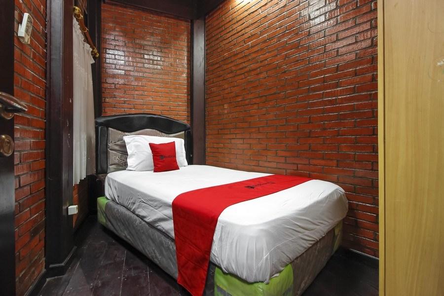 Reddoorz @ Cilandak Timur Jakarta