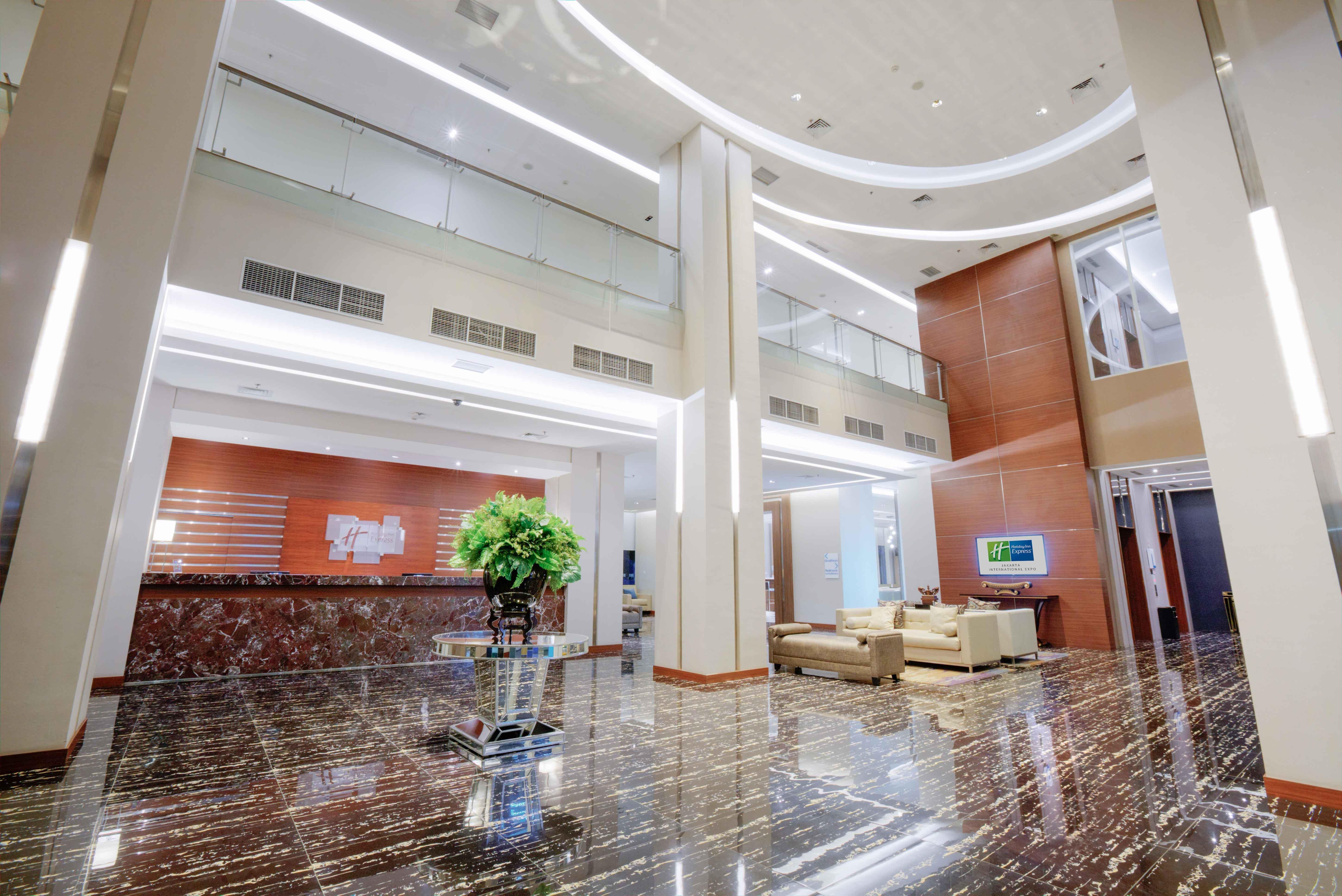 Express International Expo By Ihg Hotel
