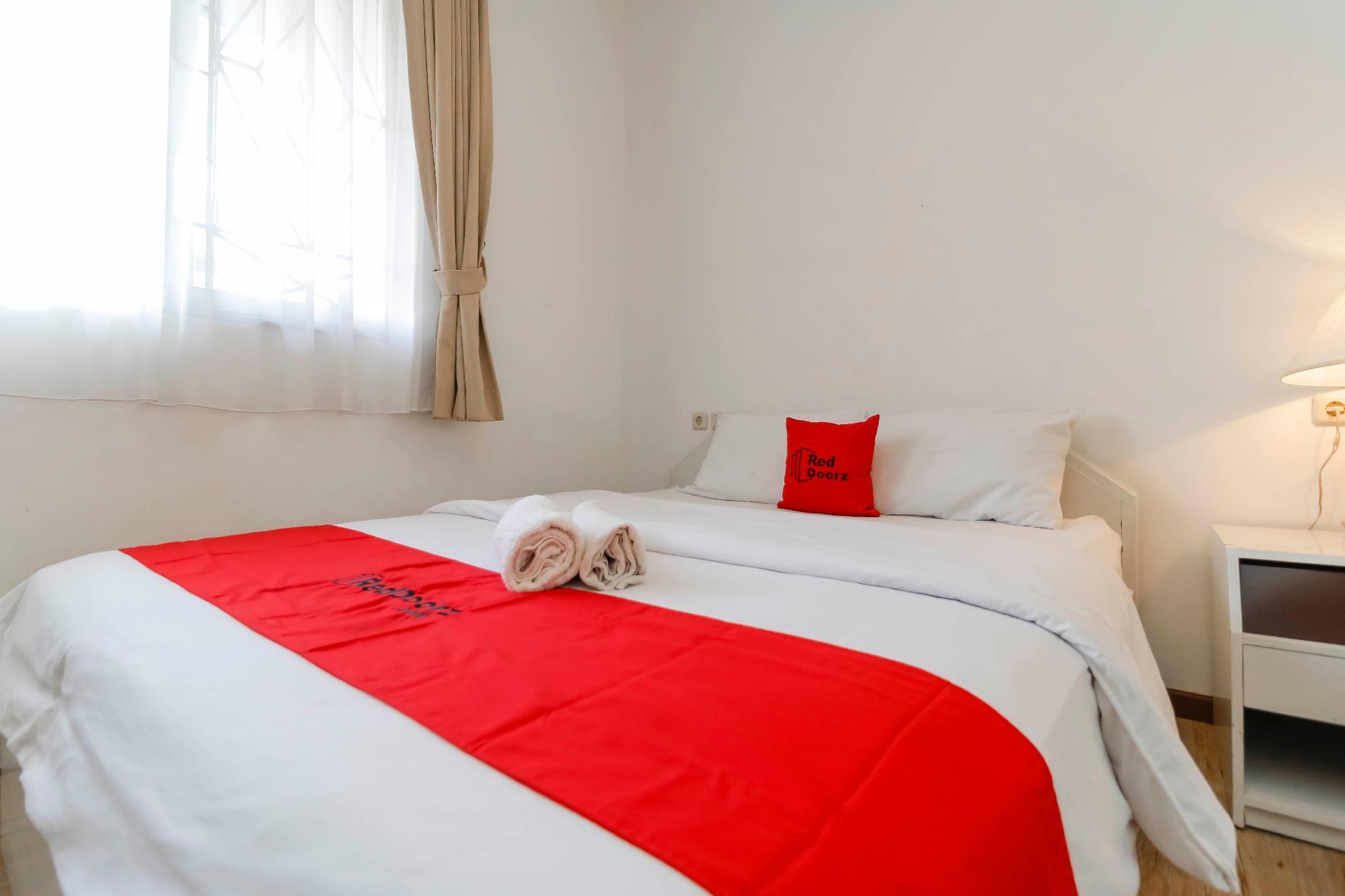 Reddoorz @ Tendean Guest house 2*