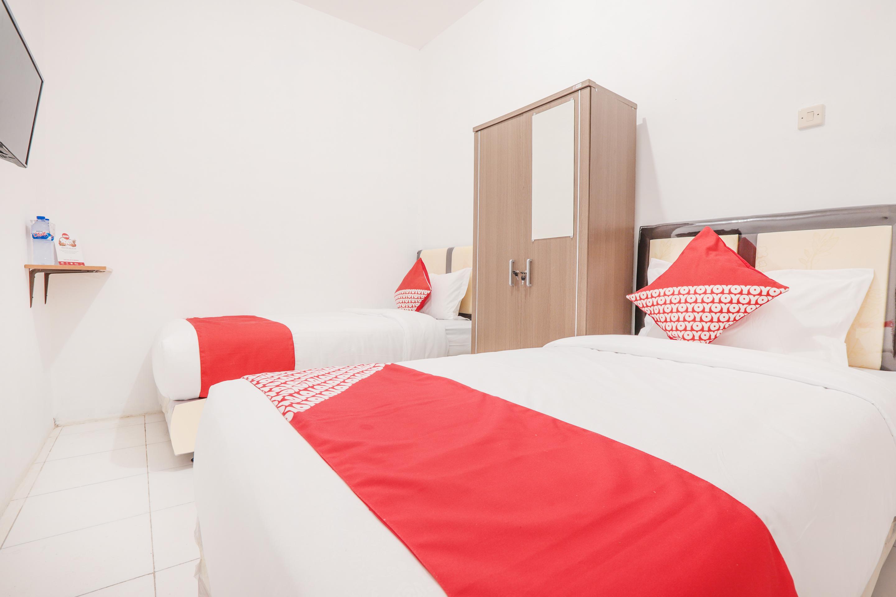 Super Oyo 160 Lontar Hotel