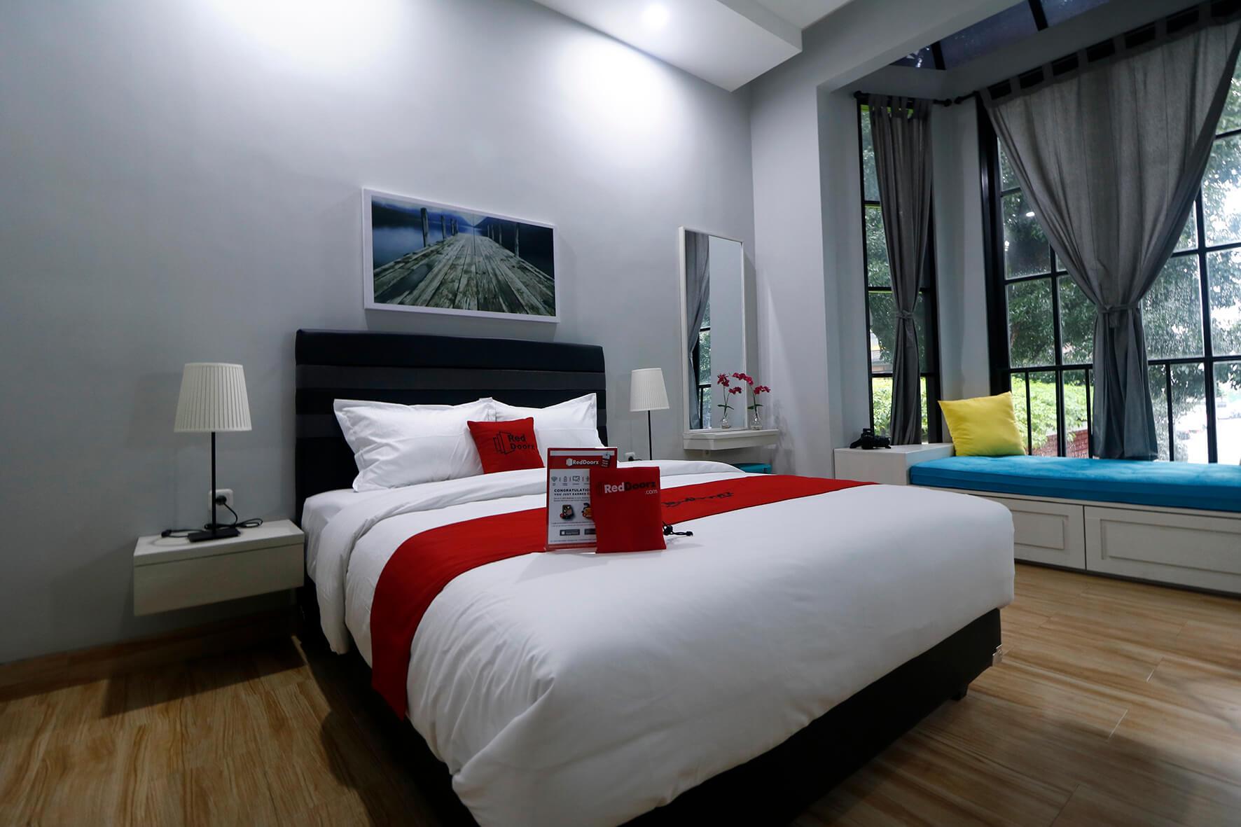 Guest house Reddoorz Premium Near Rs Indah