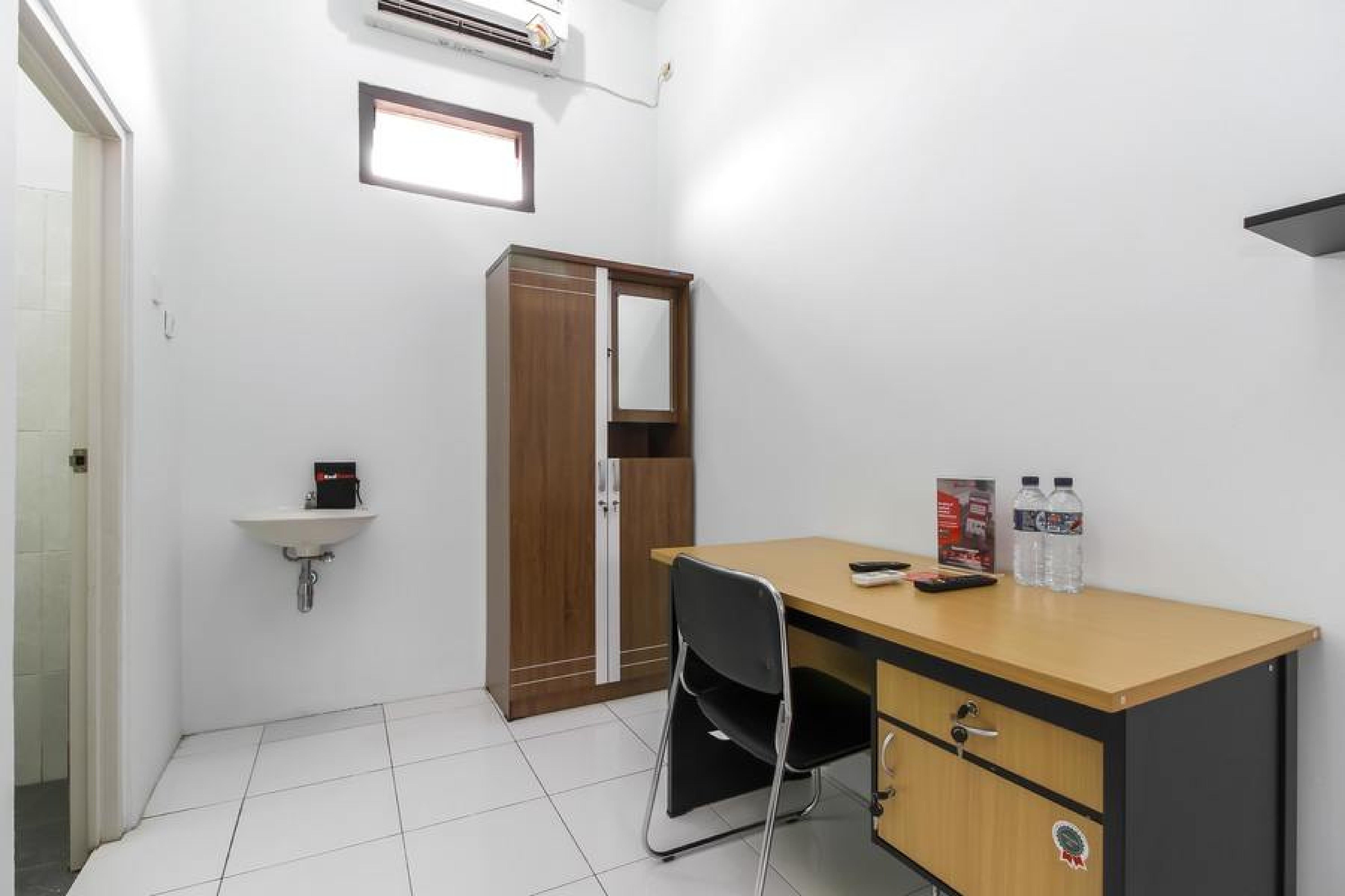 Guest house Reddoorz @ Jagakarsa 2