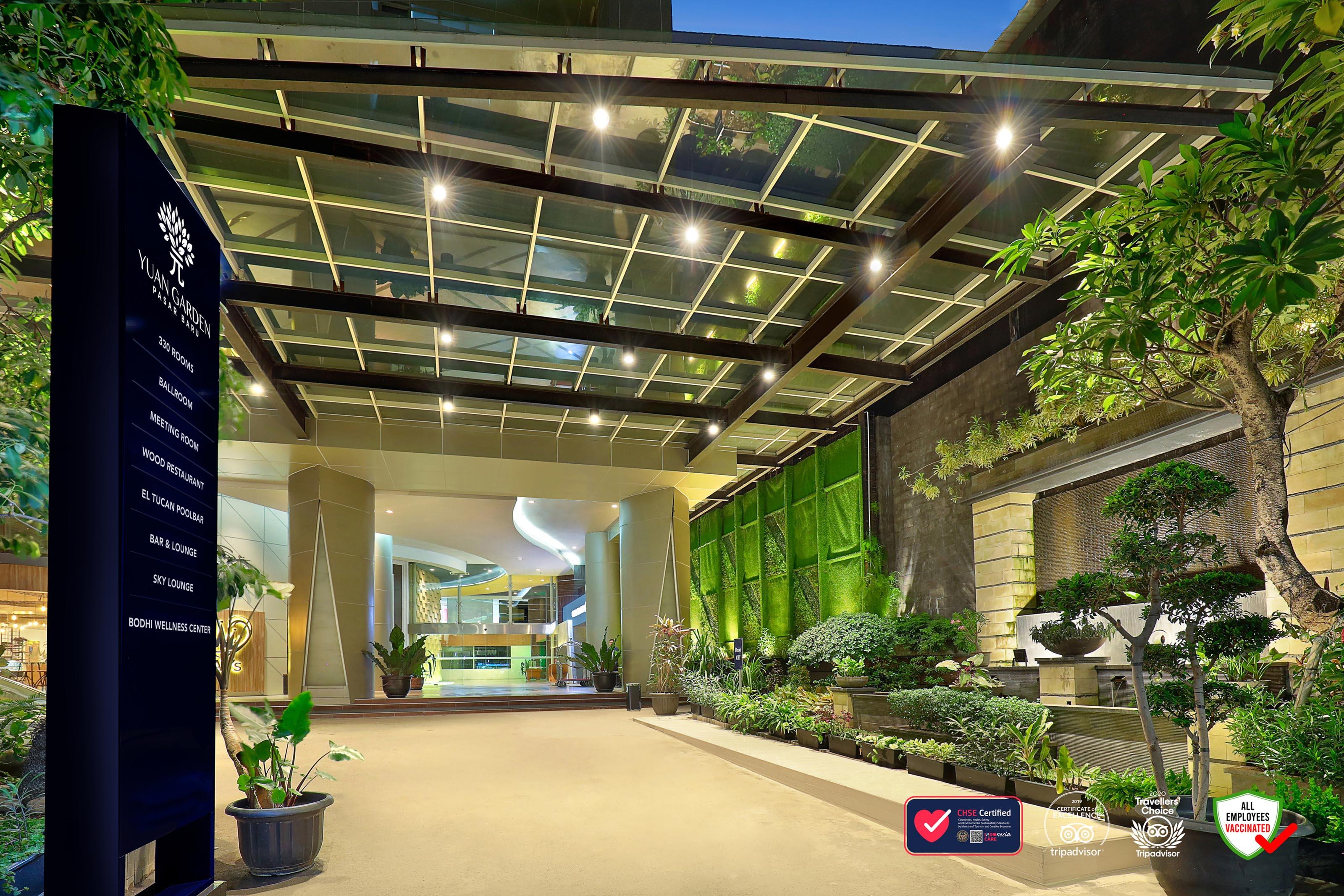 Yuan Garden Pasar Baru Hotel 4*