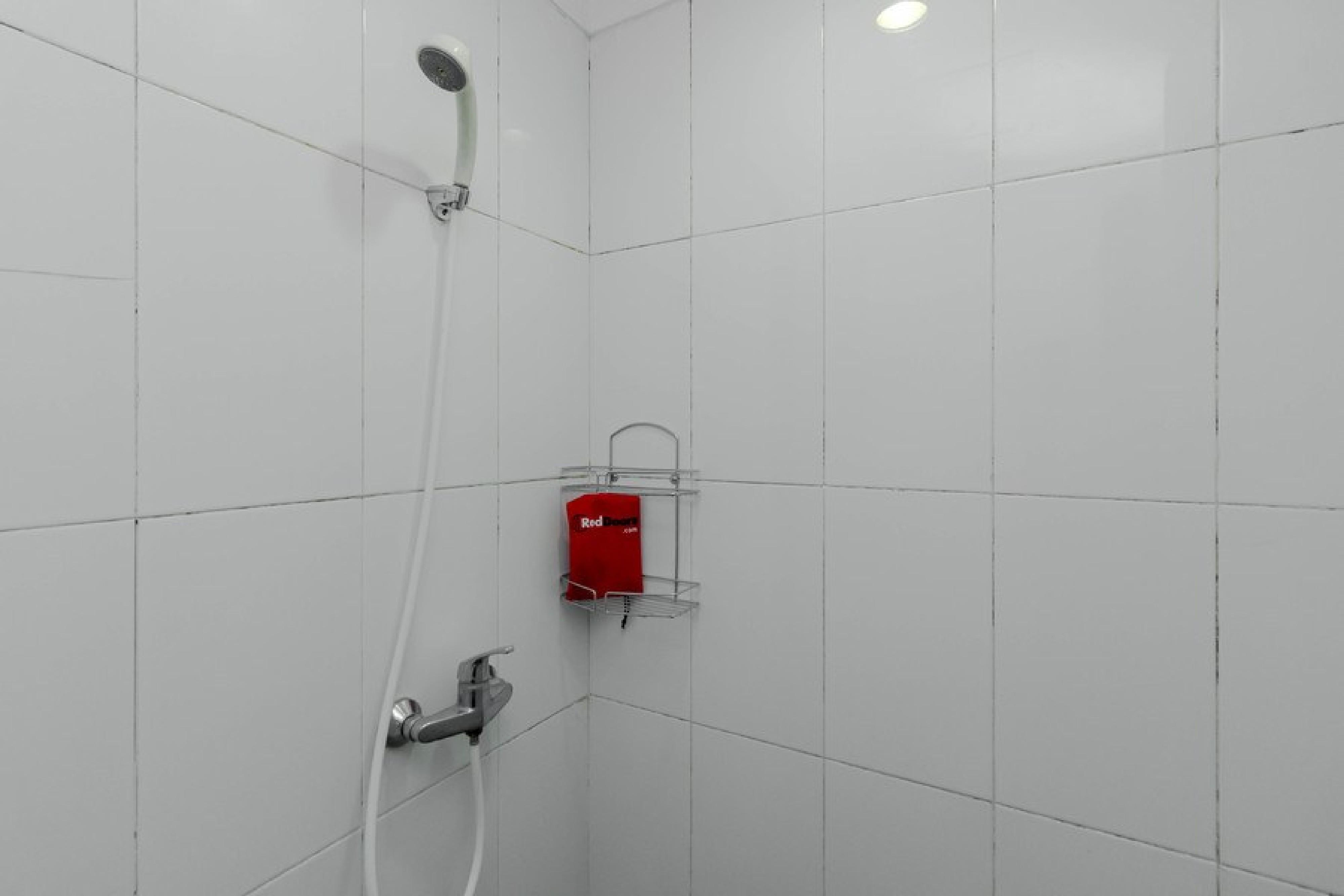 Reddoorz @ Pasar Baru Guest house Jakarta