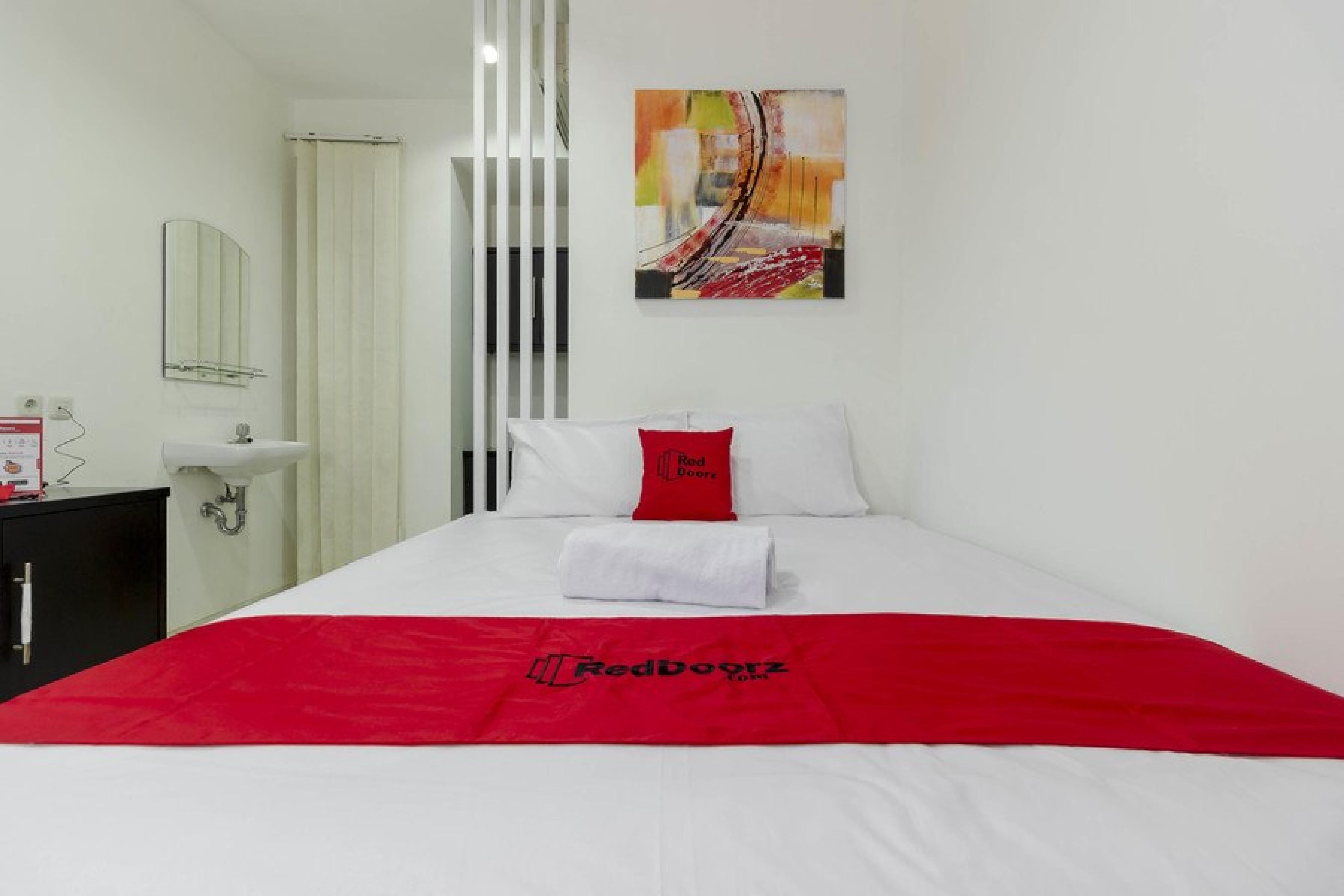 Reddoorz @ Pasar Baru Guest house 3*