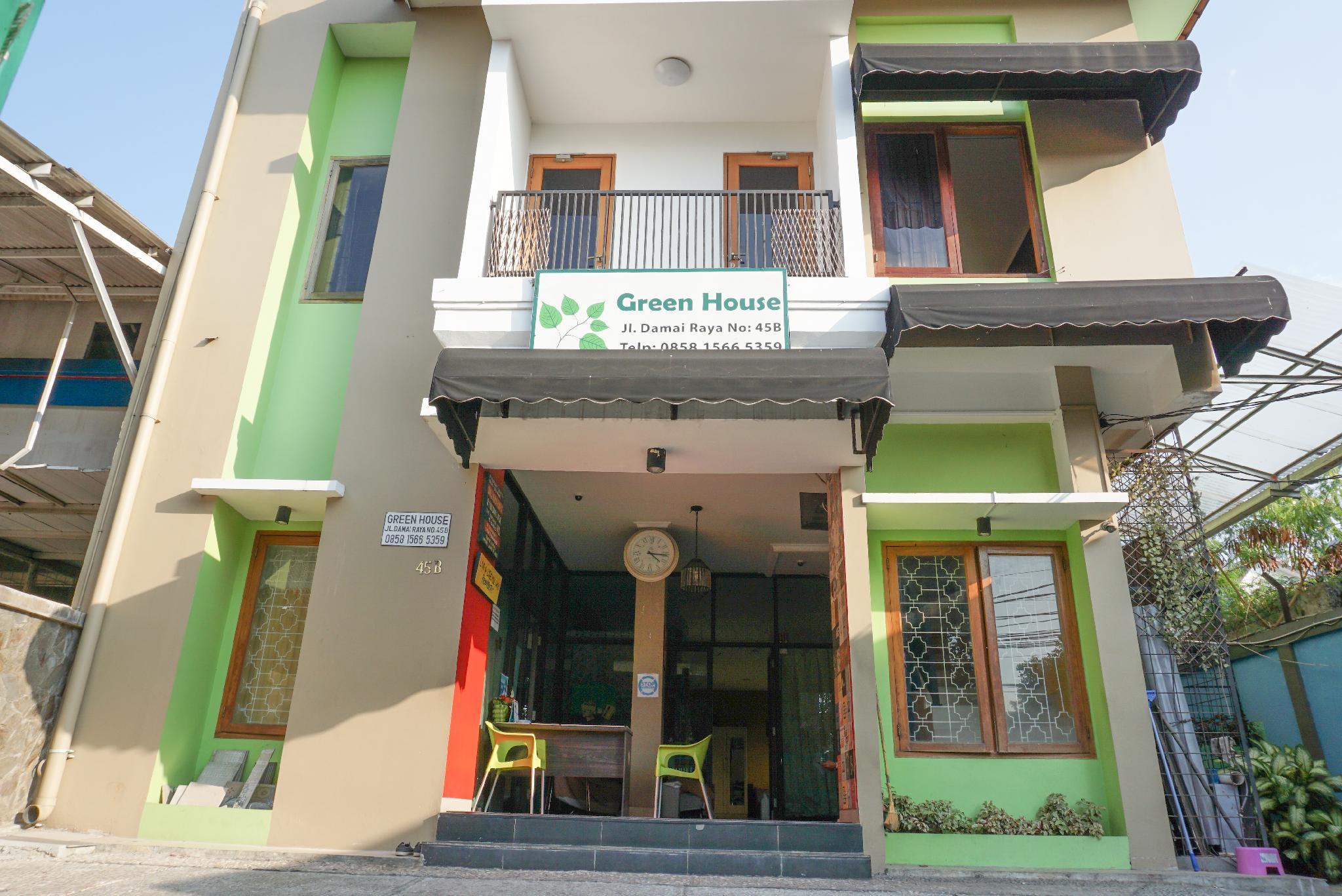 Guest house Reddoorz Near Kemang Square
