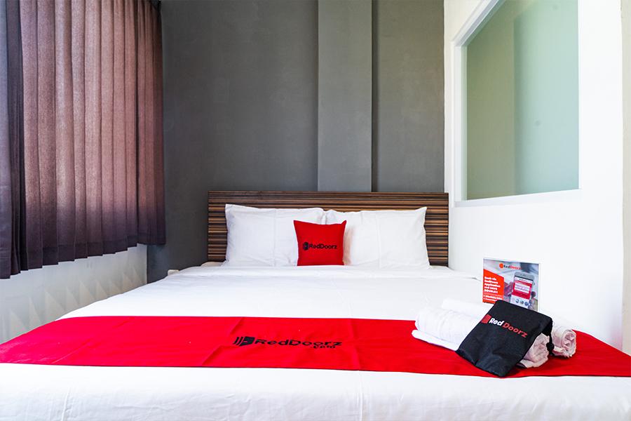 Guest house Reddoorz Near Seasons Mall