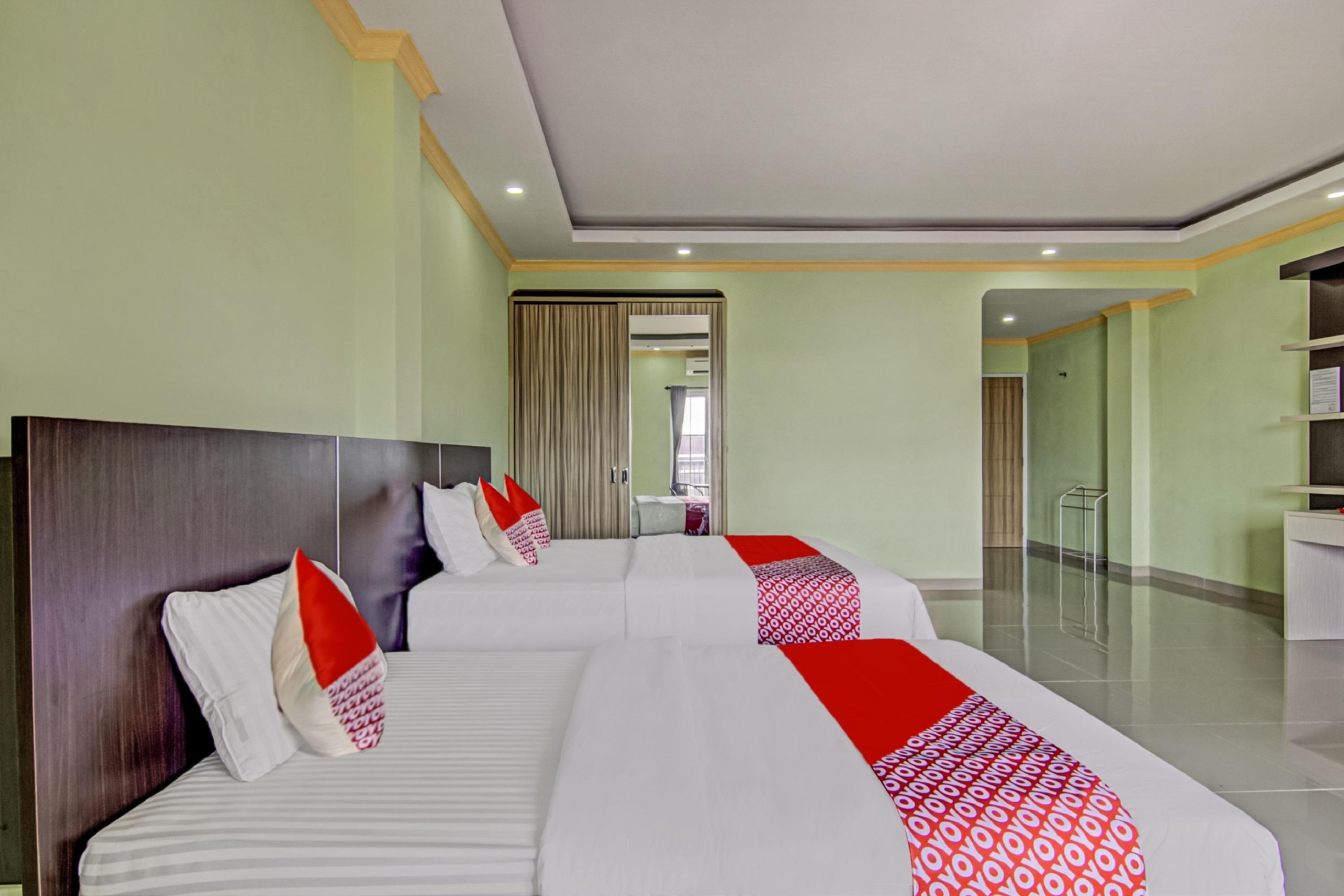 Oyo 3963 Safira Syariah Jakarta