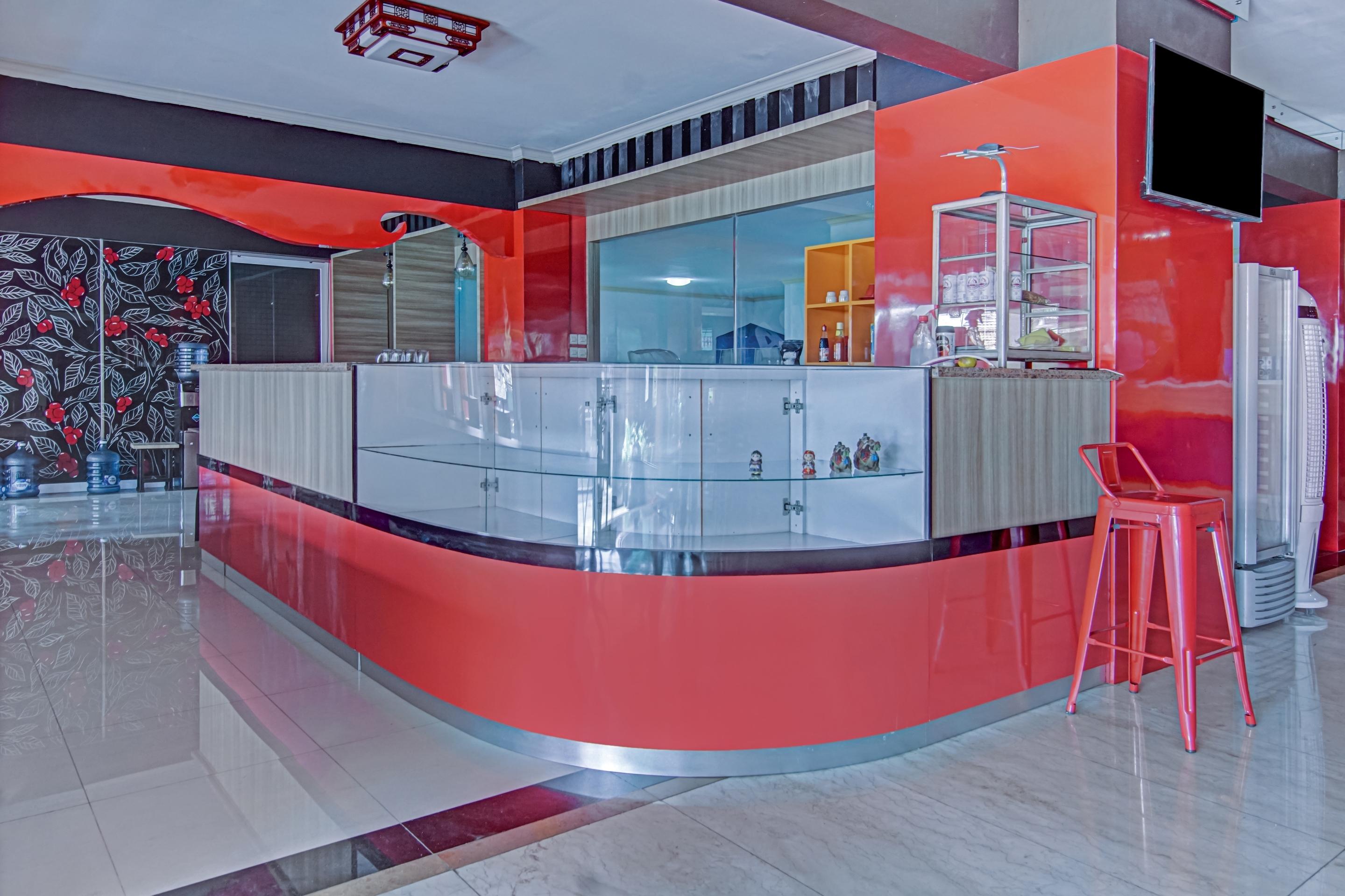 Oyo 3963 Safira Syariah Hotel Jakarta