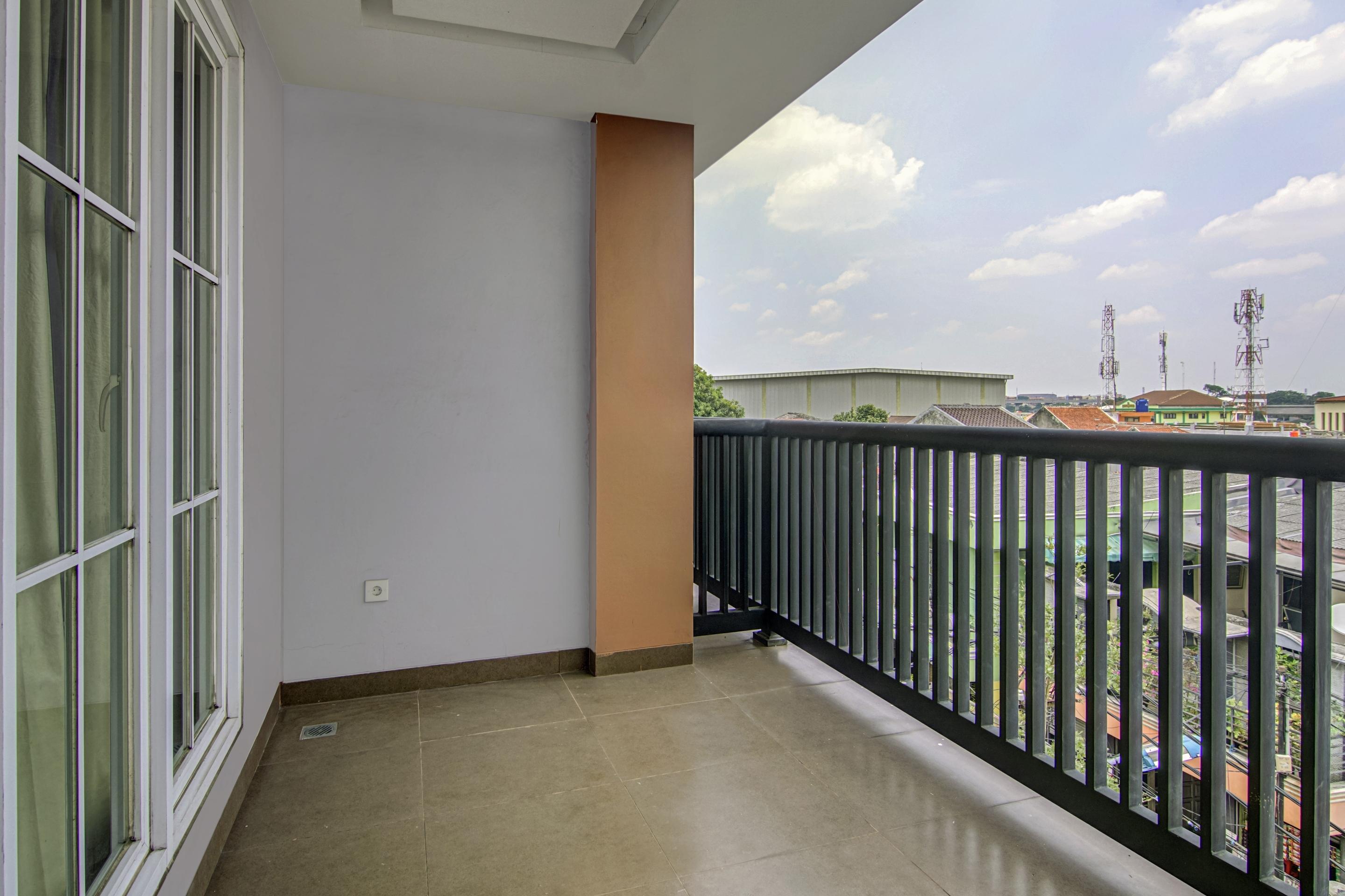 Oyo 3963 Safira Syariah 2*