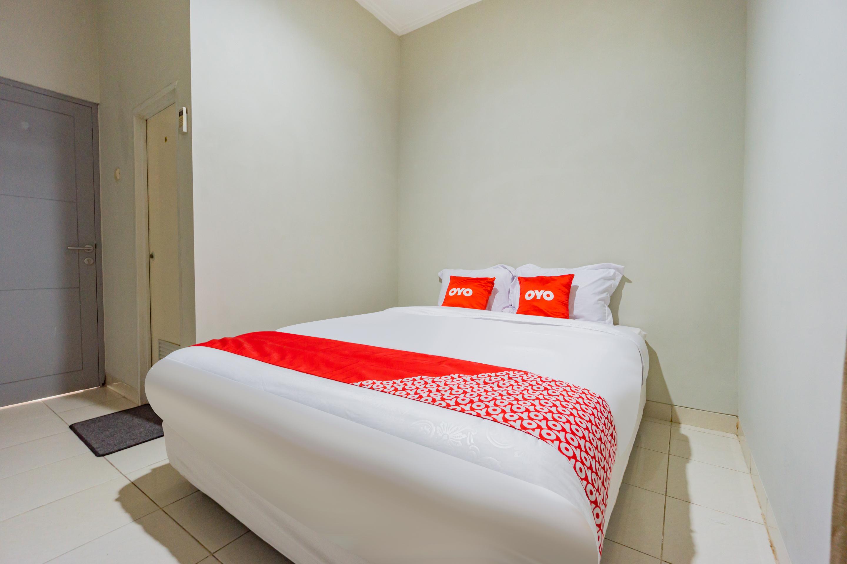 Oyo 2416 Griya Otista Syariah 2*