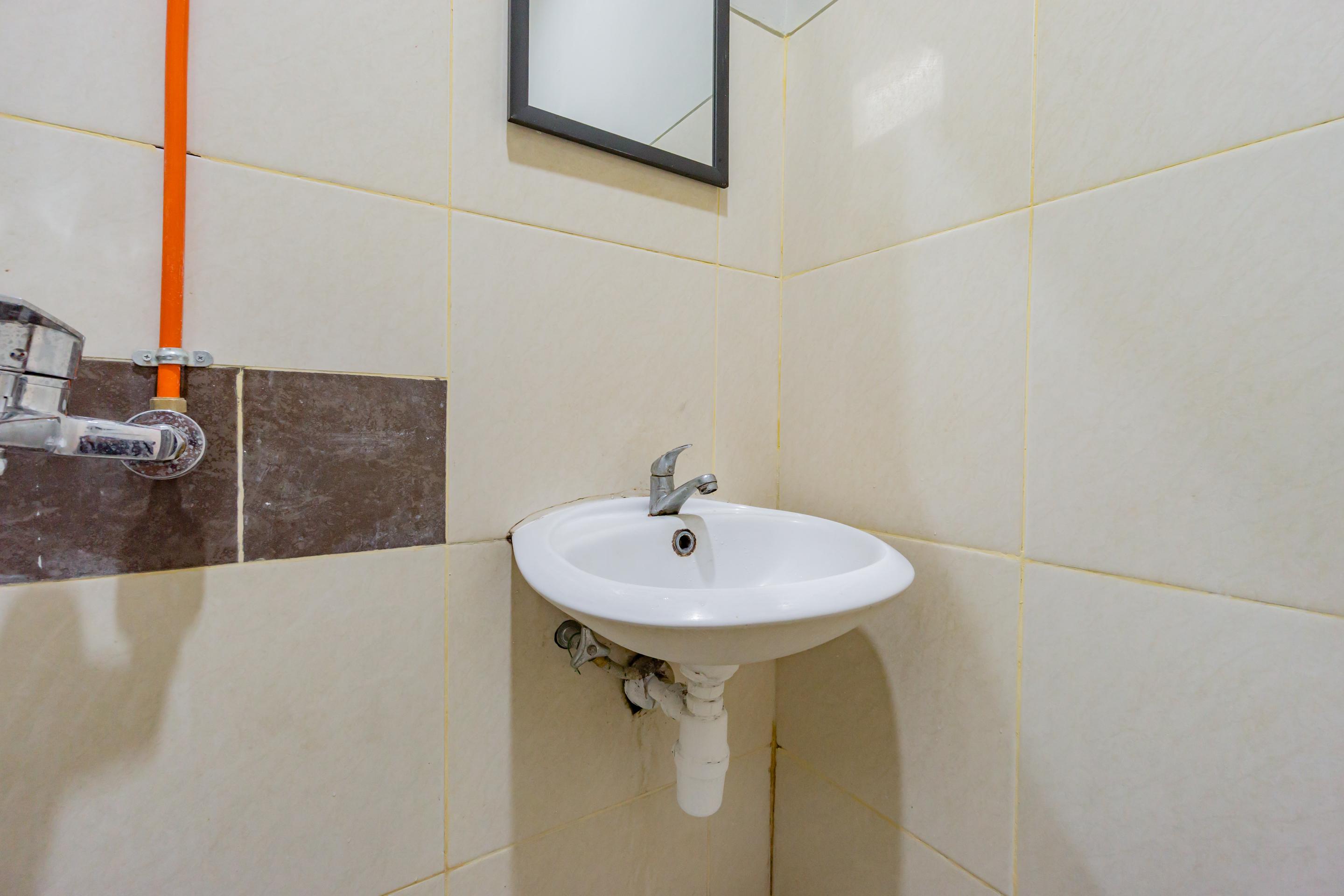 Oyo 2416 Griya Otista Syariah Hotel Jakarta