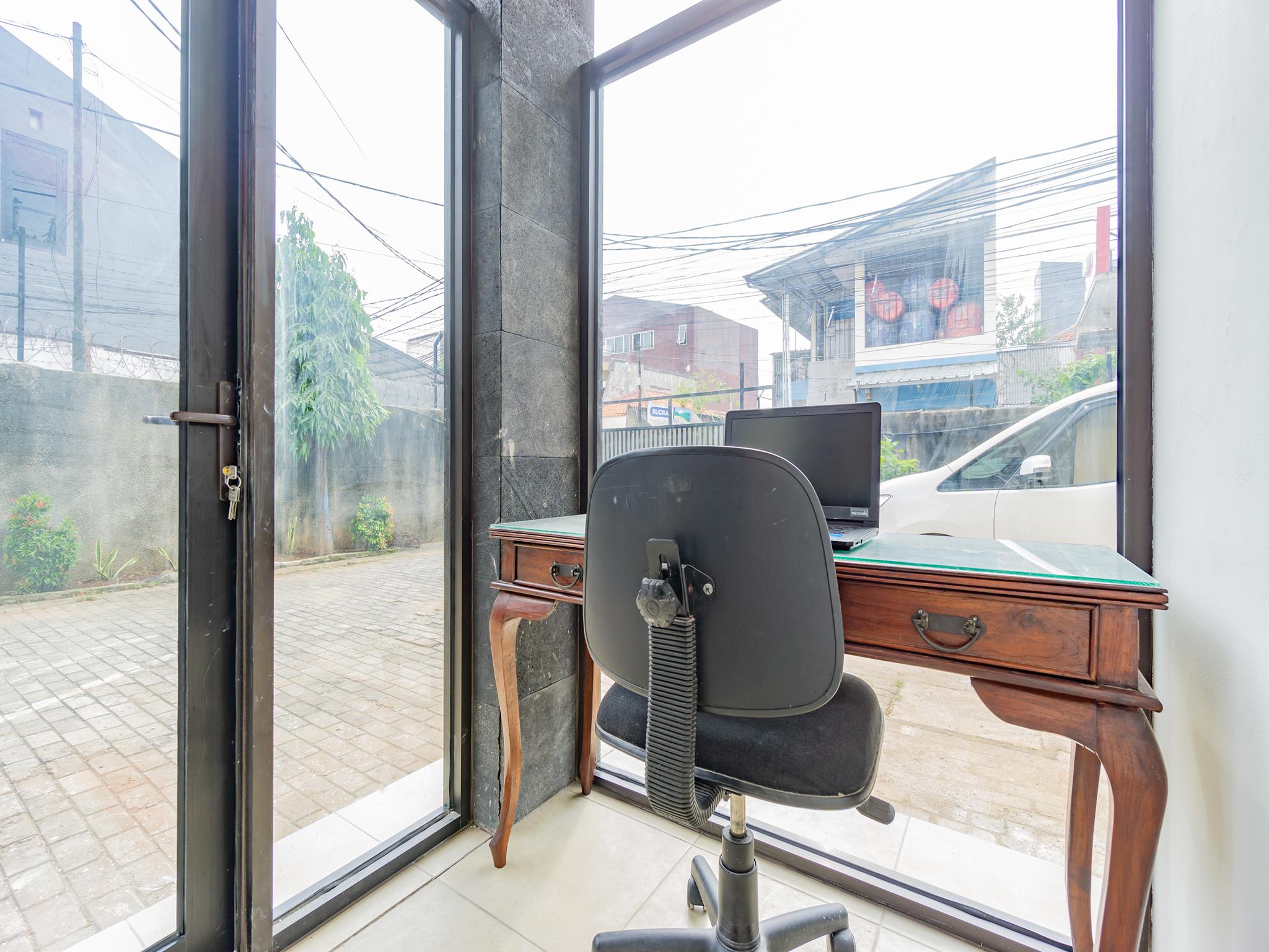 Oyo 2416 Griya Otista Syariah Jakarta