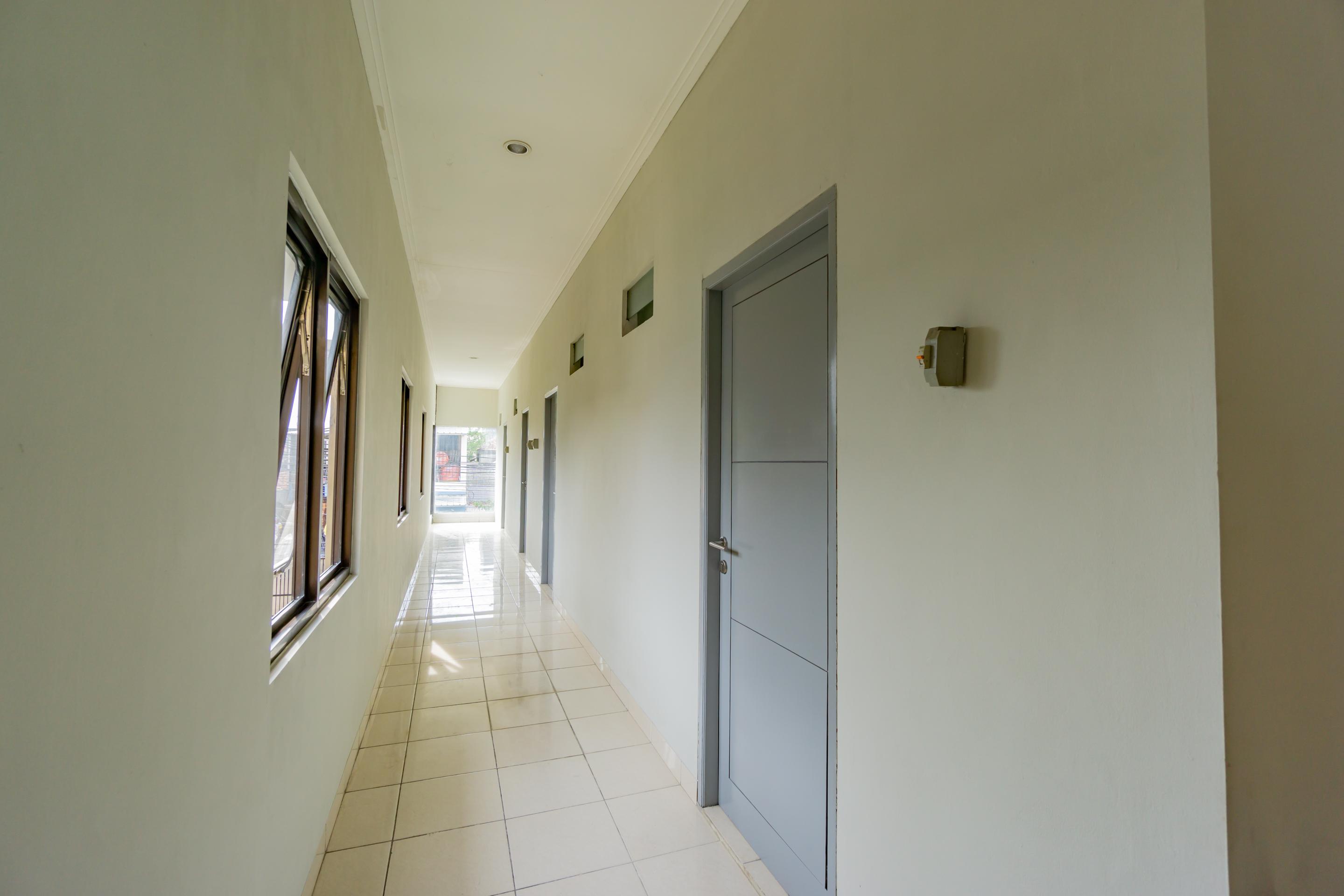 Oyo 2416 Griya Otista Syariah Hotel