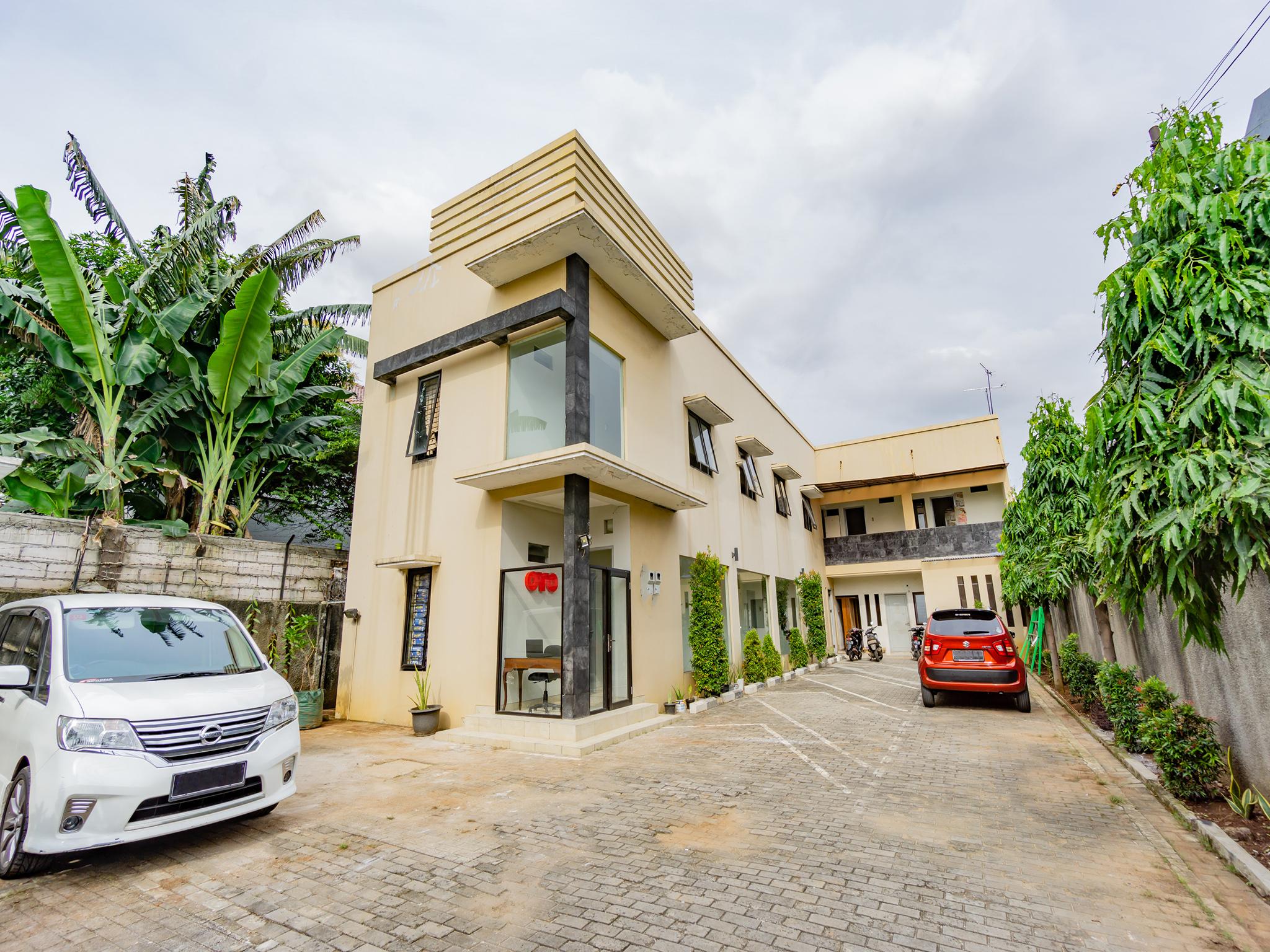 Oyo 2416 Griya Otista Syariah Jakarta