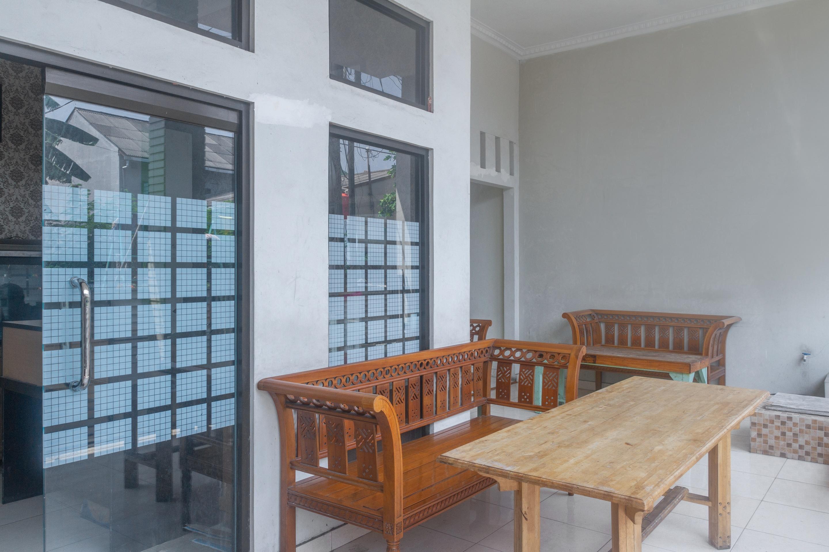 Hotel Spot On 3155 Banyu Biru Syariah Jakarta