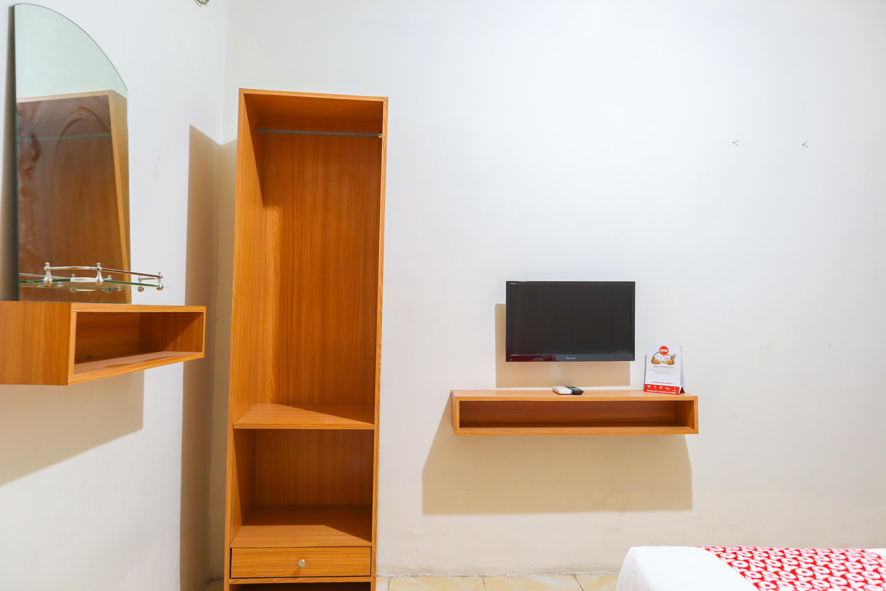 Hotel Oyo 2547 Assirot 2*