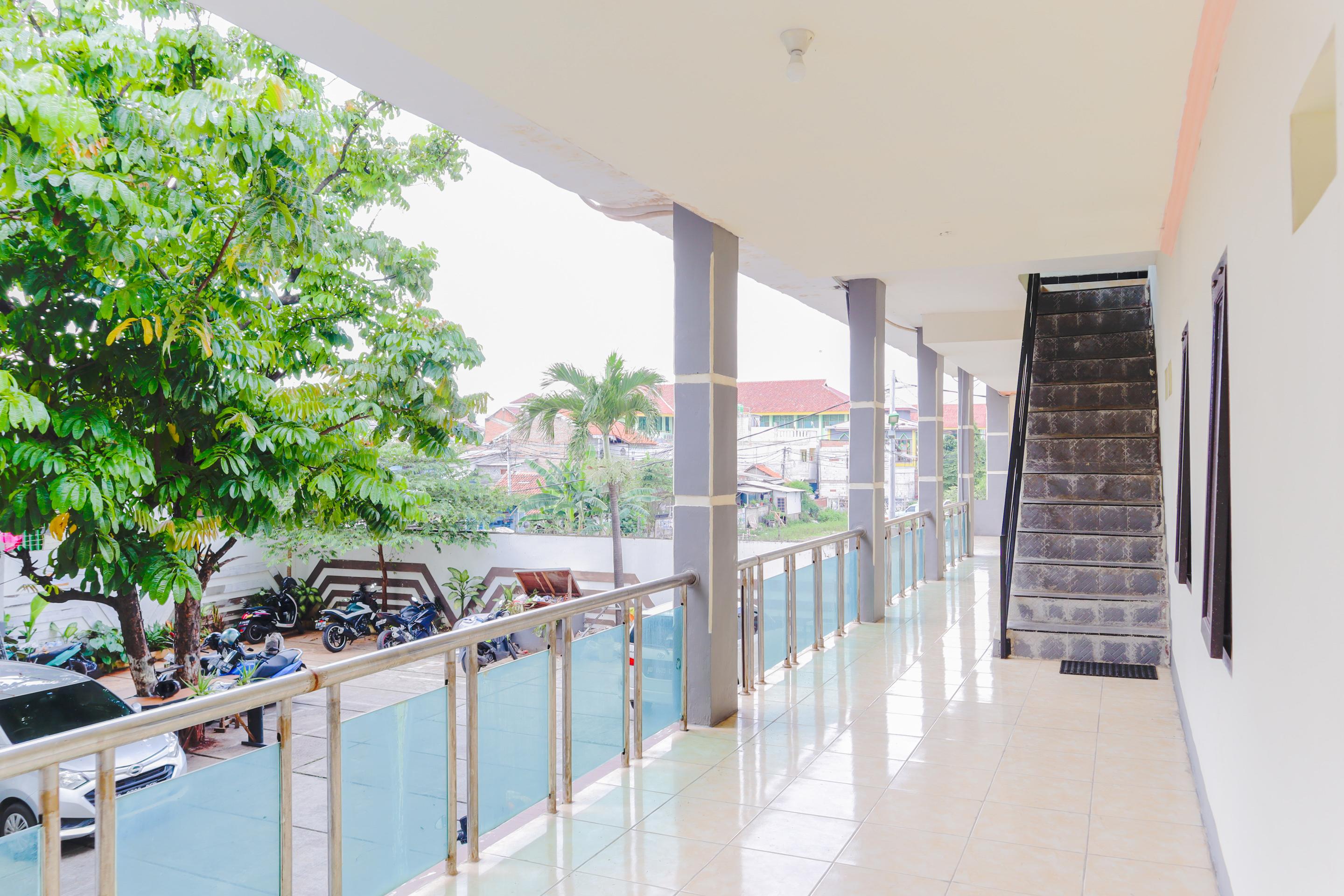 Oyo 2547 Assirot Hotel 2*