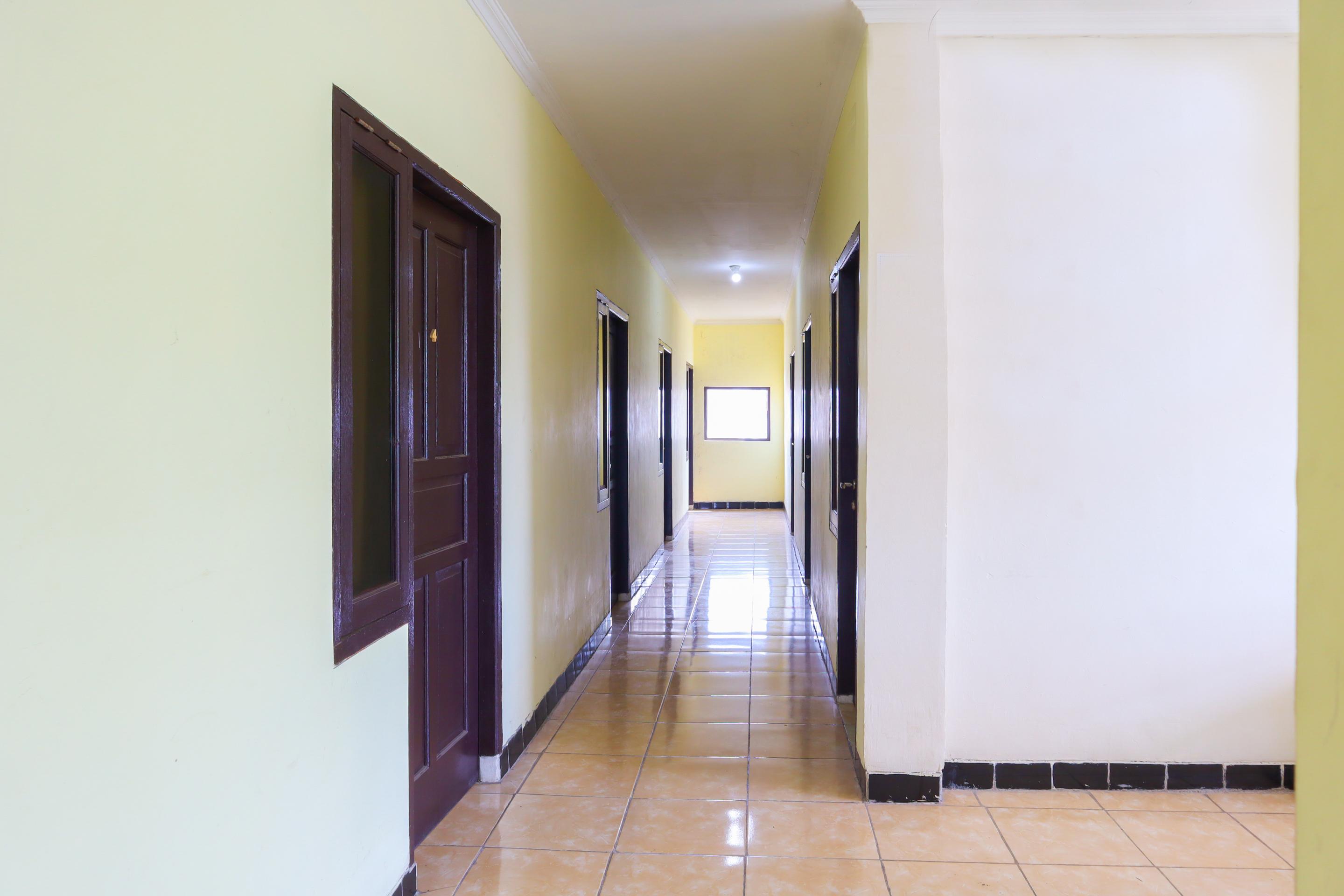 Oyo 2547 Assirot Hotel 2*