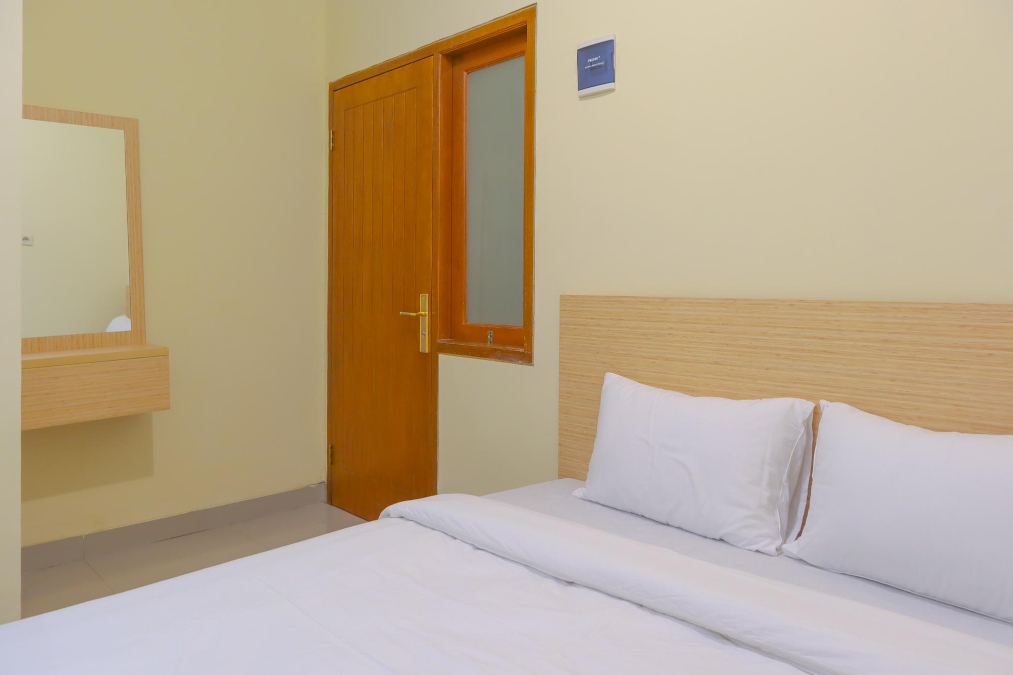 Khách sạn Dpaseban Mitra Reddoorz Jakarta