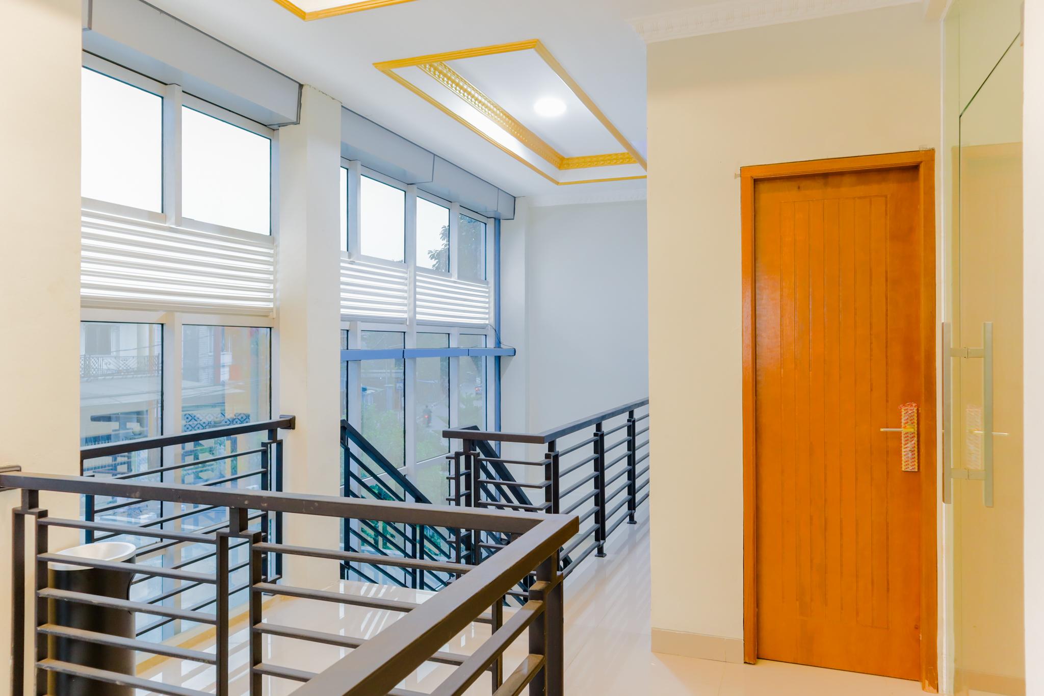Dpaseban Mitra Reddoorz Khách sạn