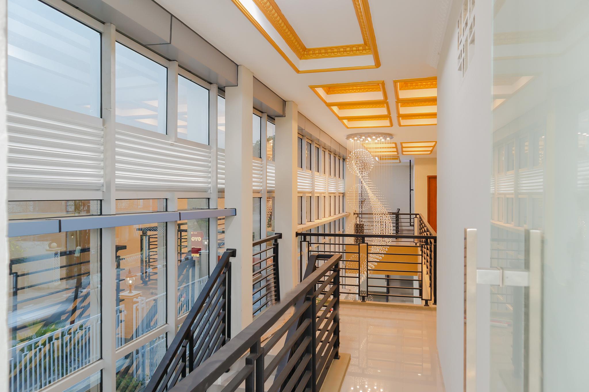 Dpaseban Mitra Reddoorz Khách sạn 2*