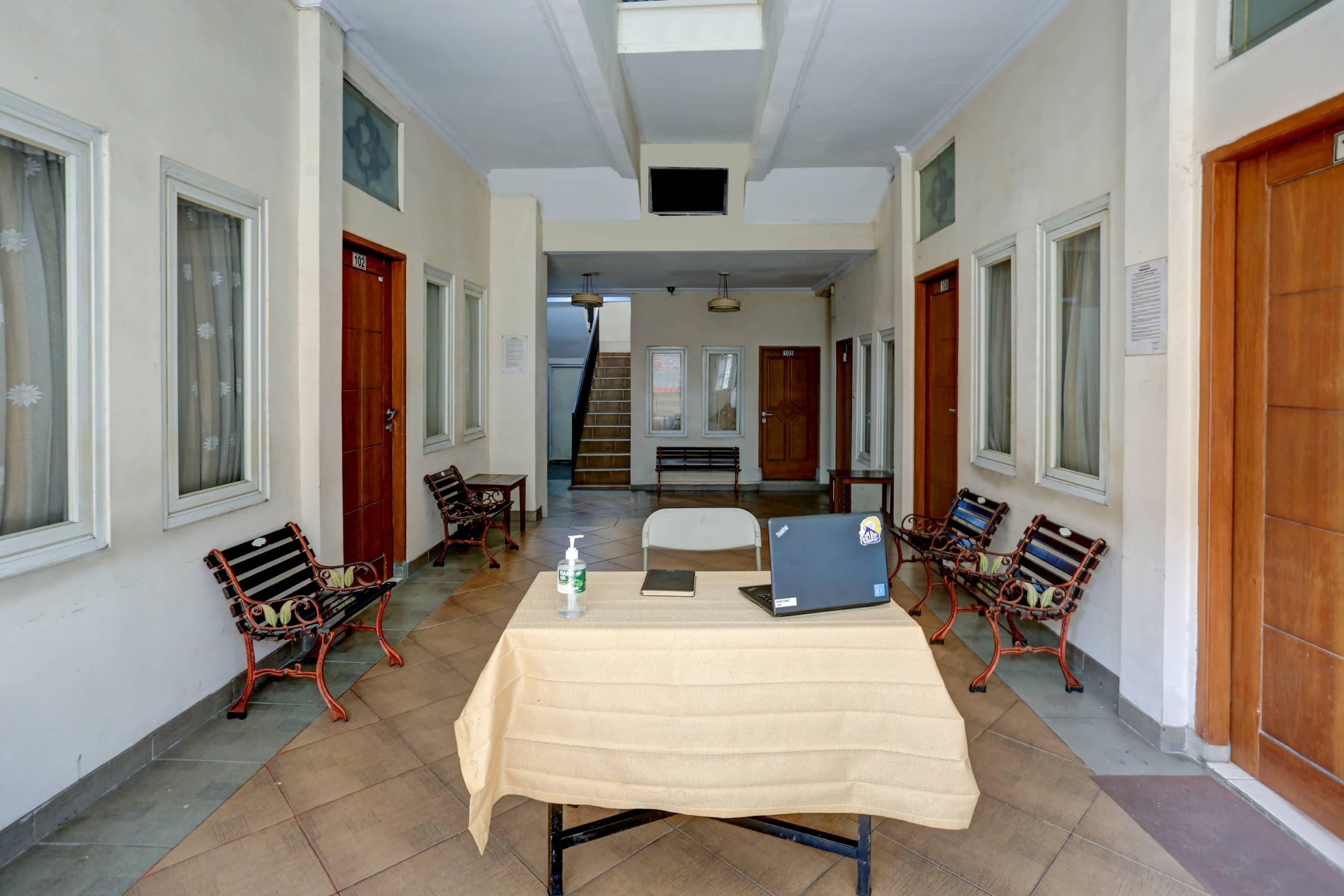 Oyo 90068 Exclusive Barkah Syariah 2* Jakarta