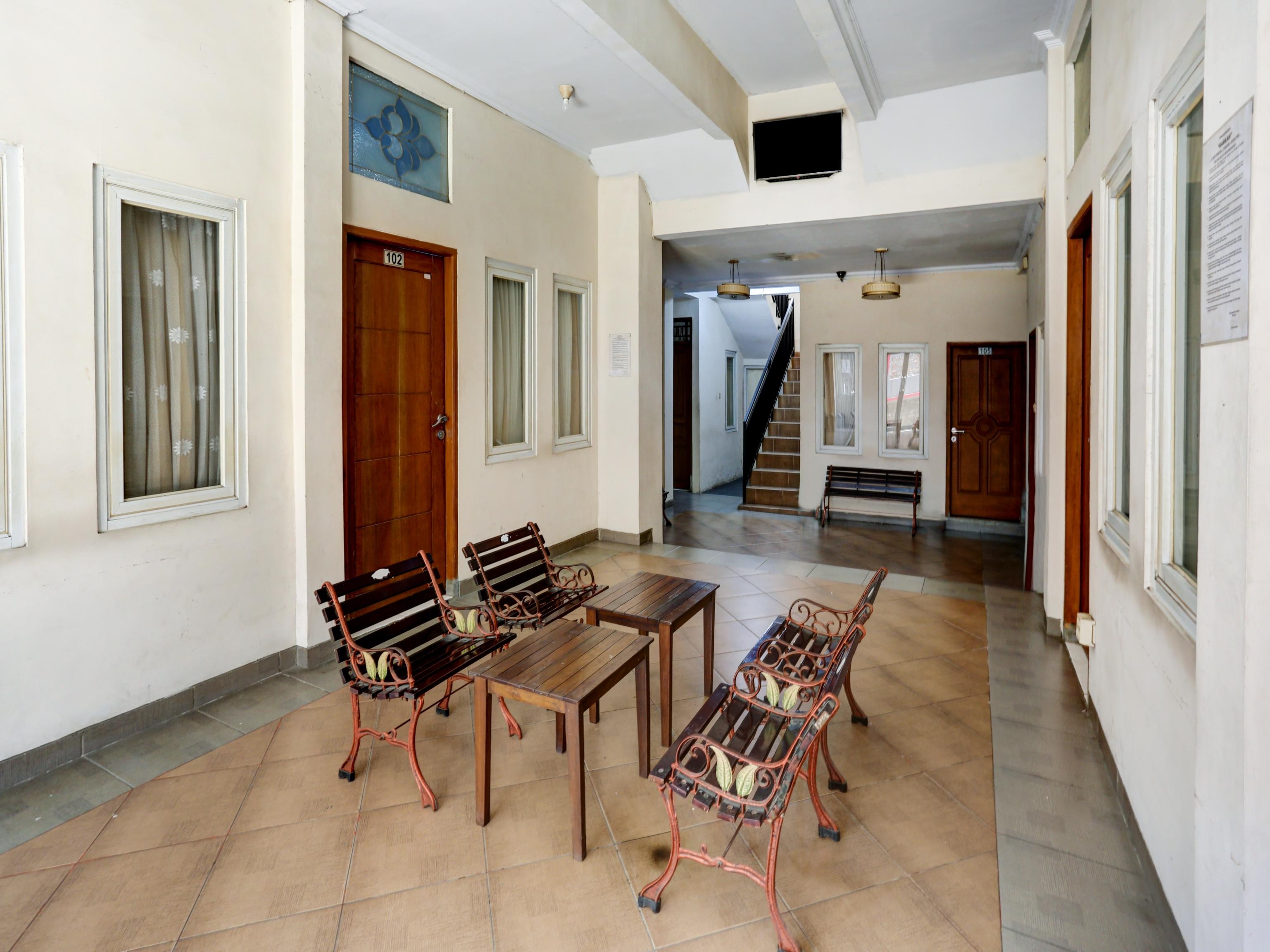 Hotel Oyo 90068 Exclusive Barkah Syariah Jakarta