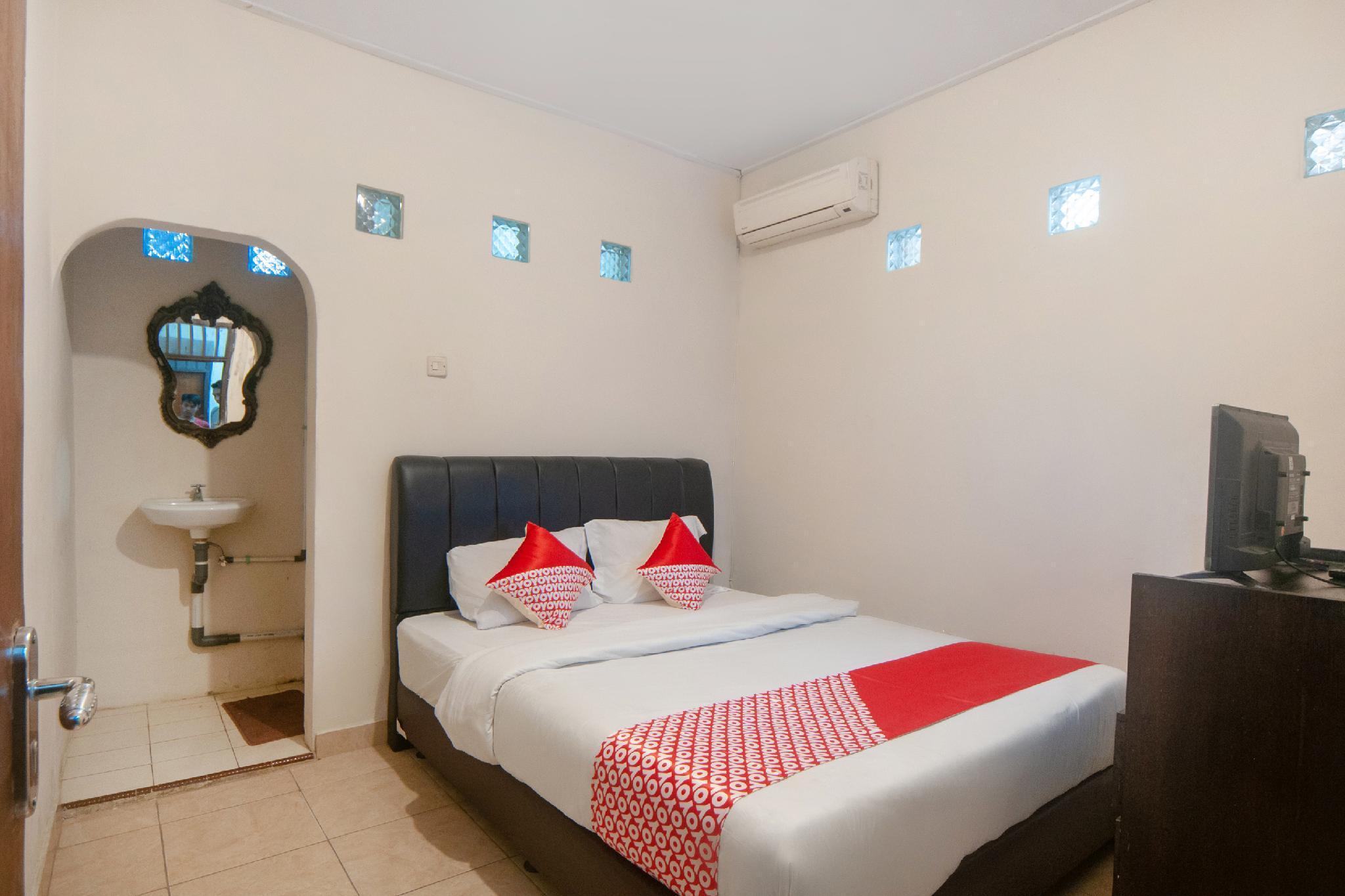 Oyo 2256 Danysa Hotel Jakarta