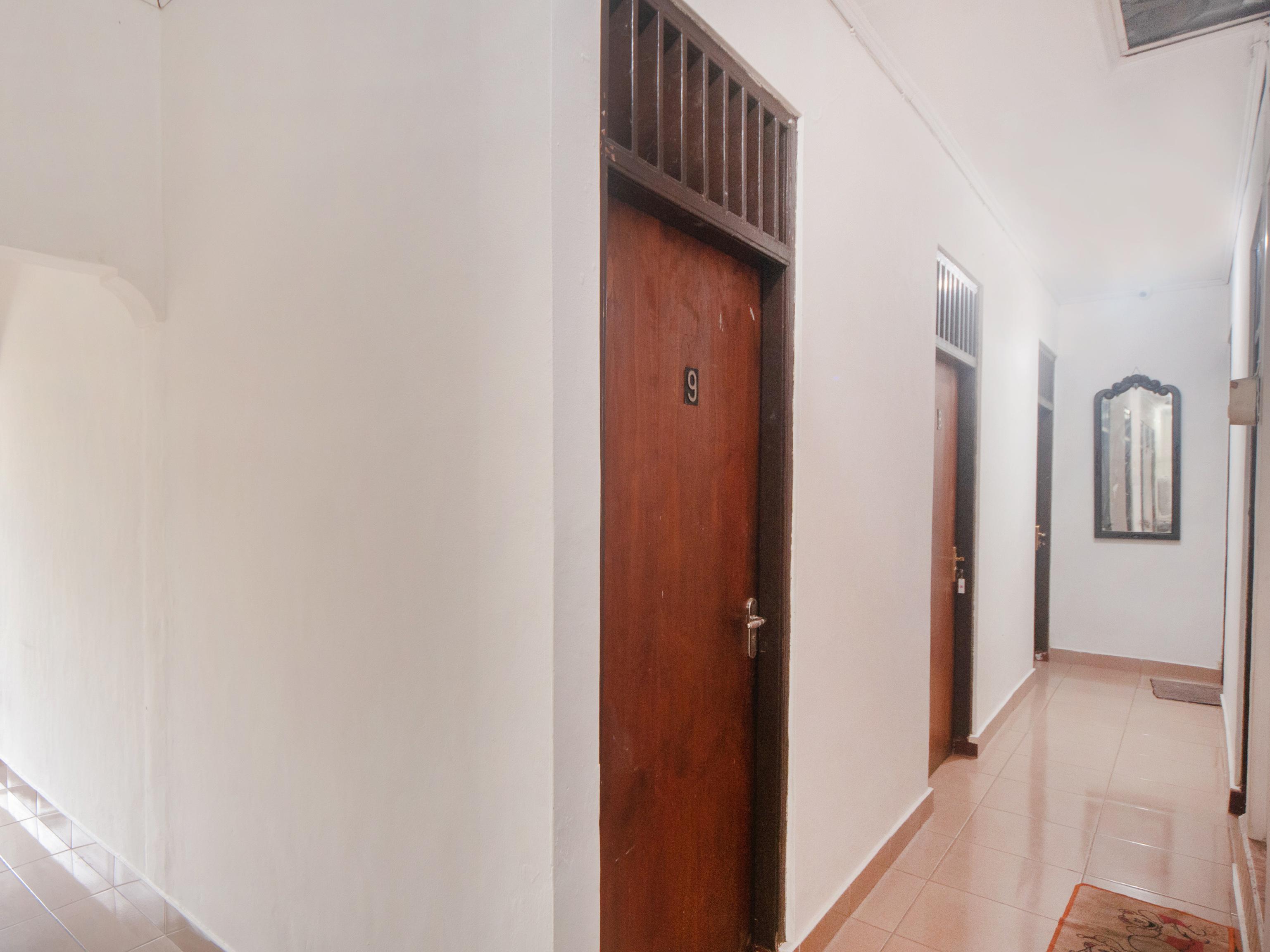 Oyo 2256 Danysa Jakarta