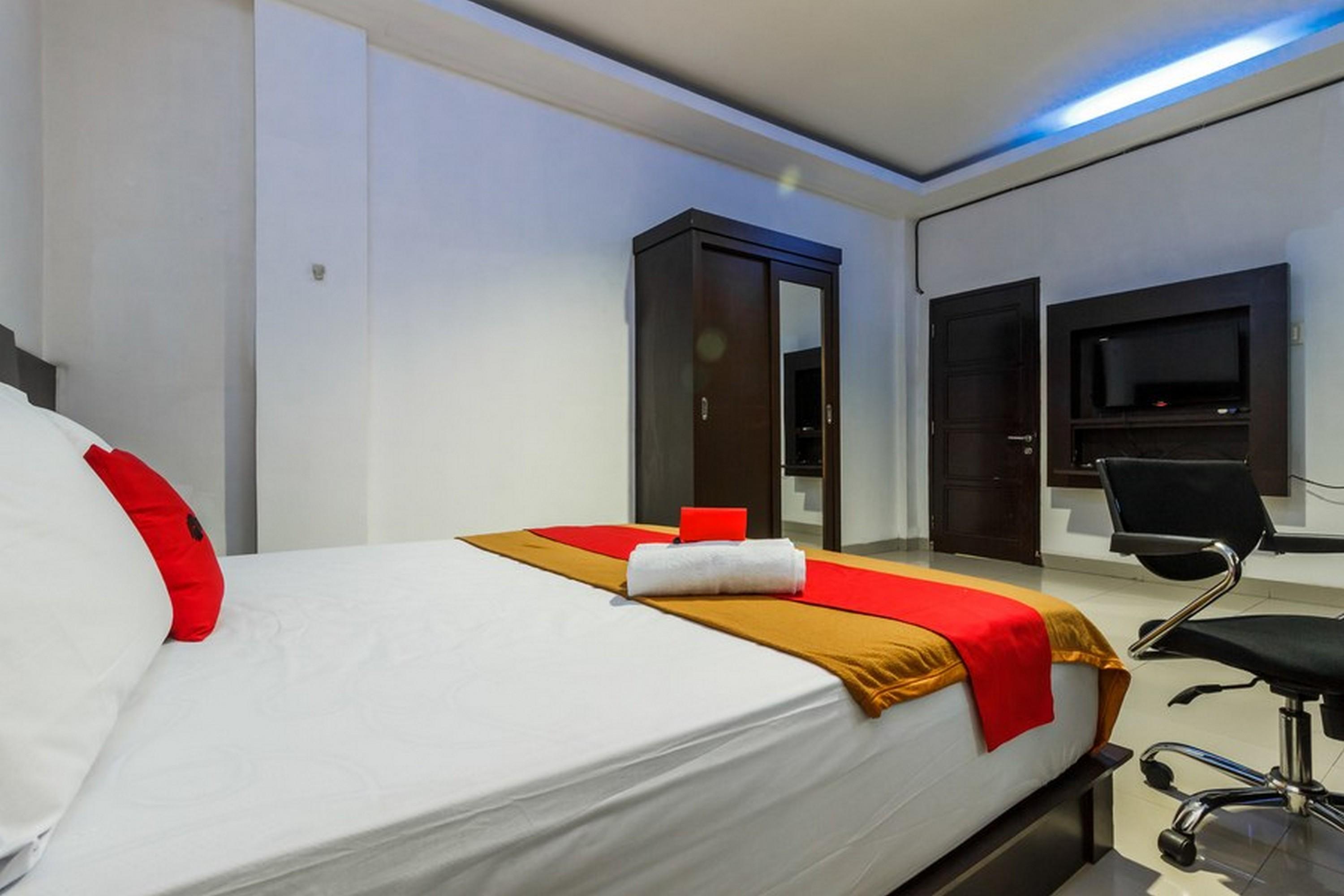 Reddoorz Premium @ Ampera Raya 2