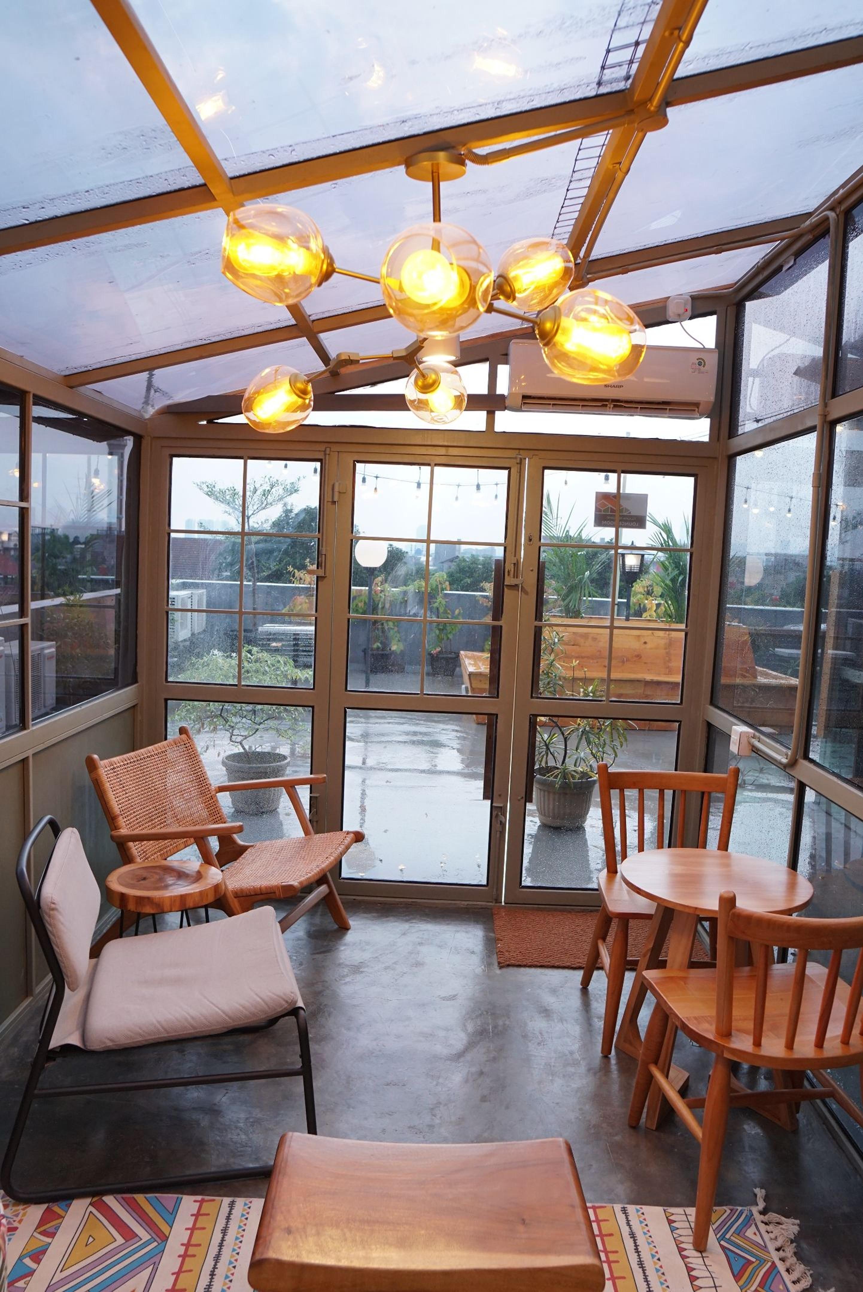 Tuju Abuserin Syariah Hotel Jakarta