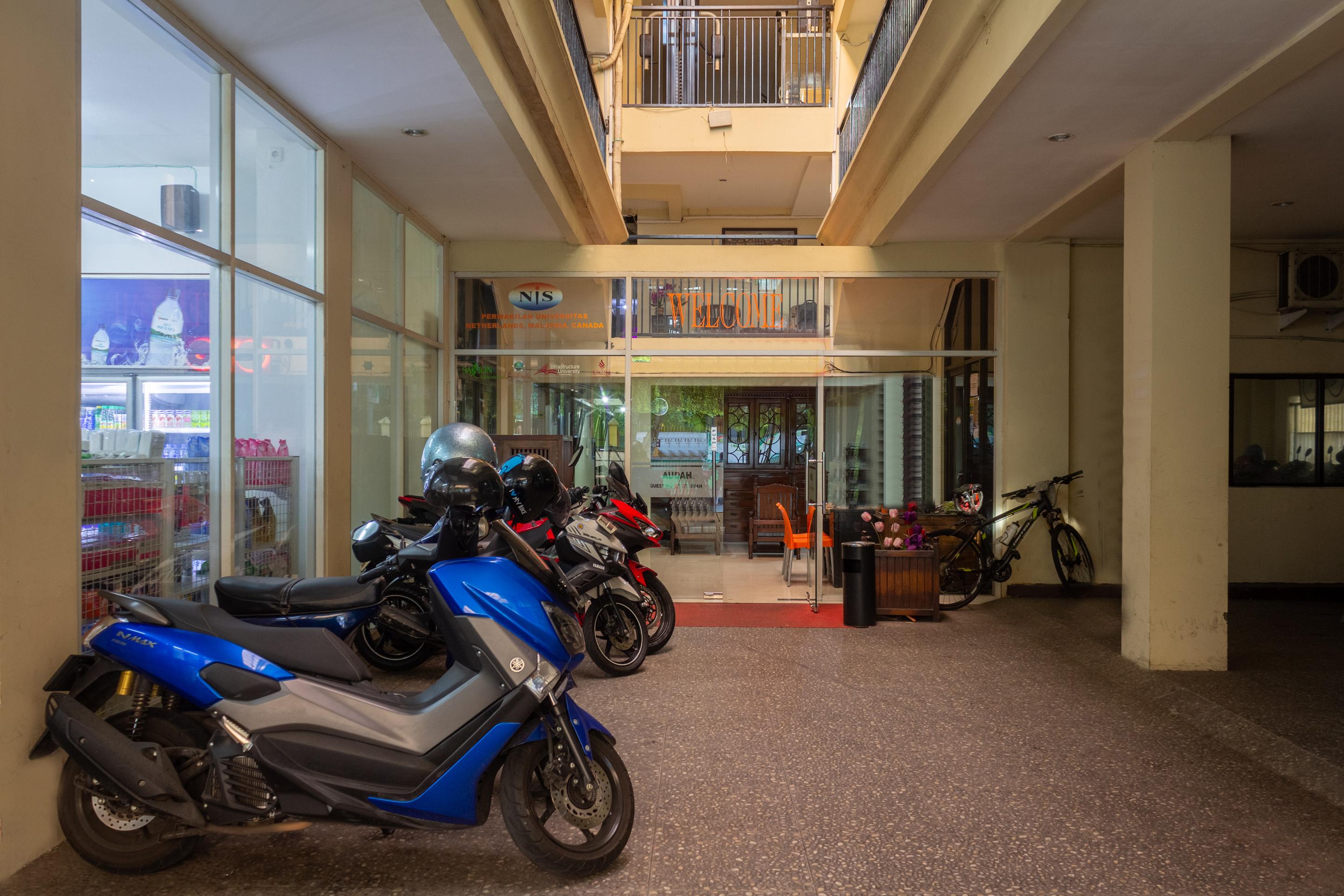 Audah Syariah Kuningan Redpartner Hotel 2*