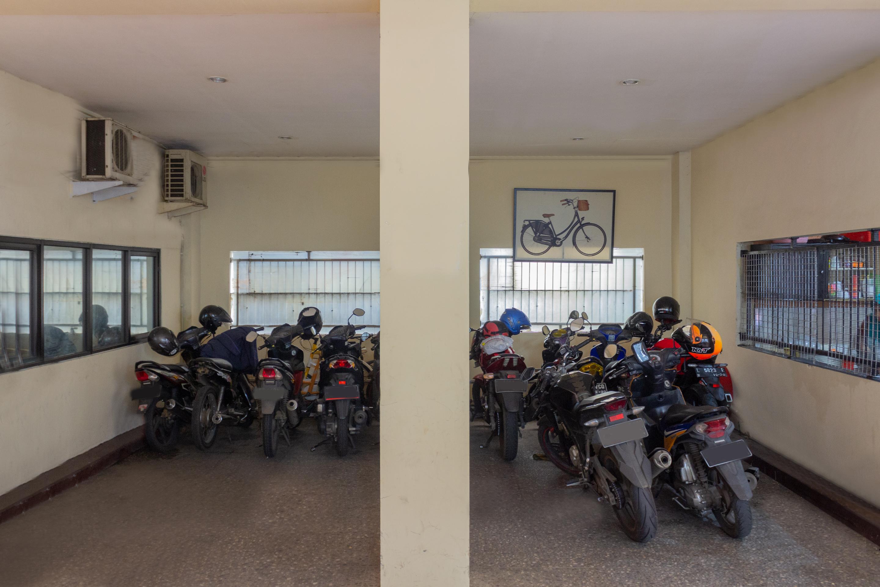 Audah Syariah Kuningan Redpartner Hotel