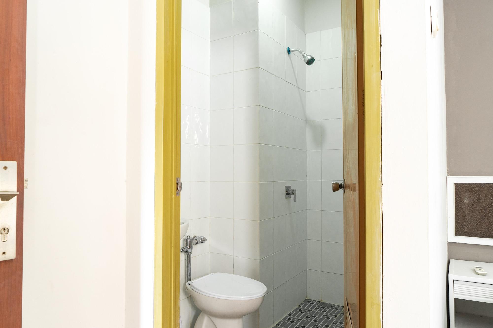 Guest house Reddoorz @ Sawah Besar 3*