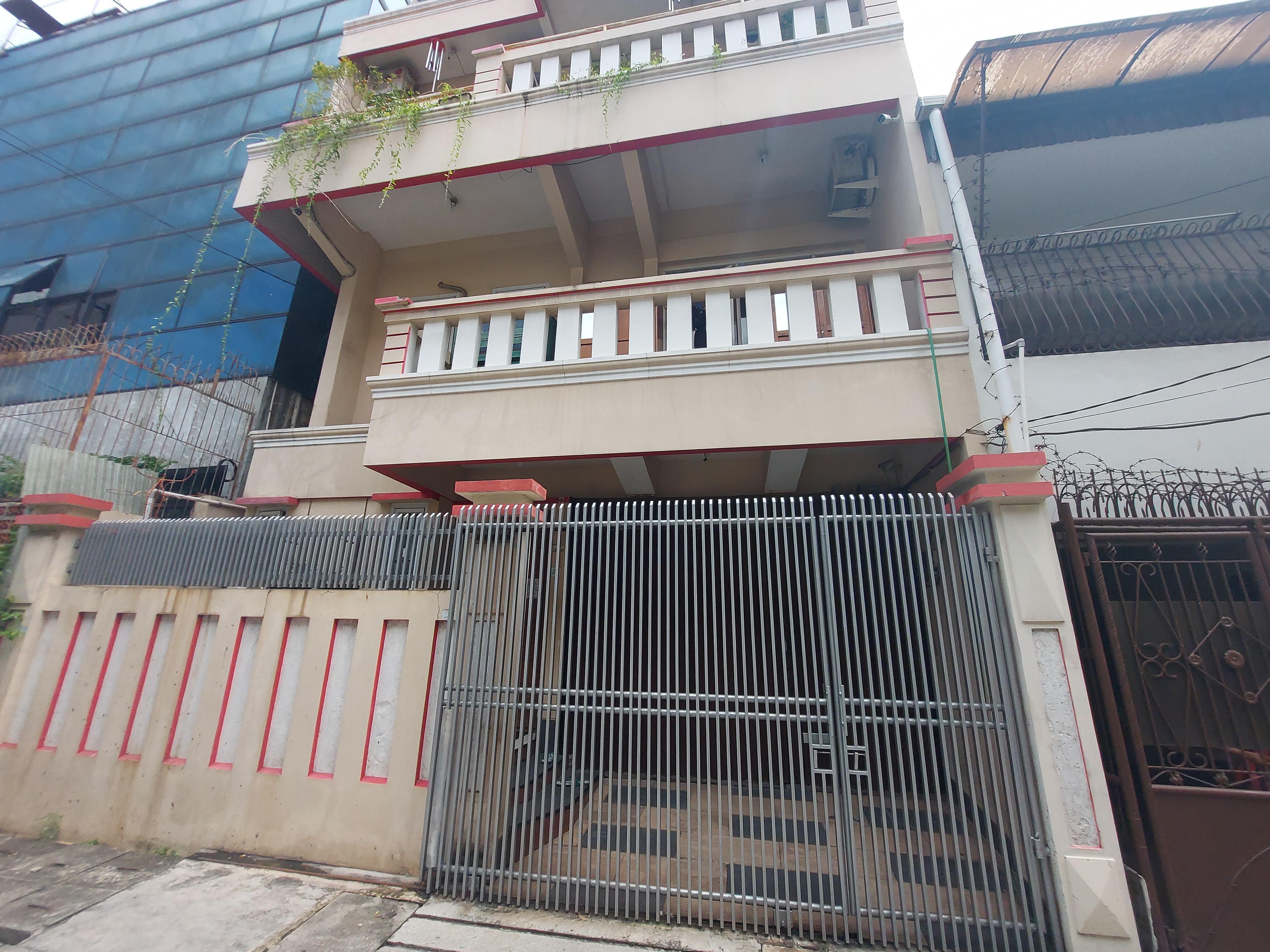 Eiffel Batu Tulis 37 - Female Only 2* Jakarta