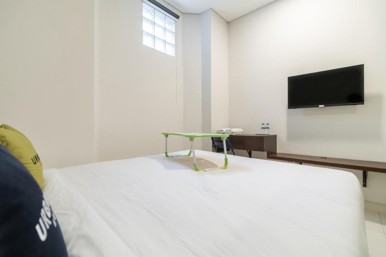 Hotel Urbanview Casa Kota Mangga Besar 2*