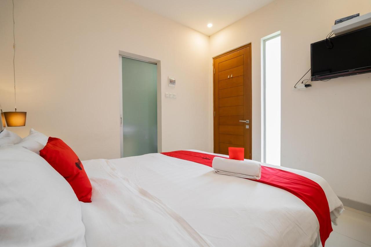 Reddoorz Near Transmart Kalimalang Hostel