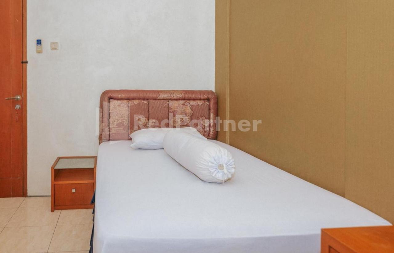 De Lugano Scbd Syariah Mitra Reddoorz Khách sạn *
