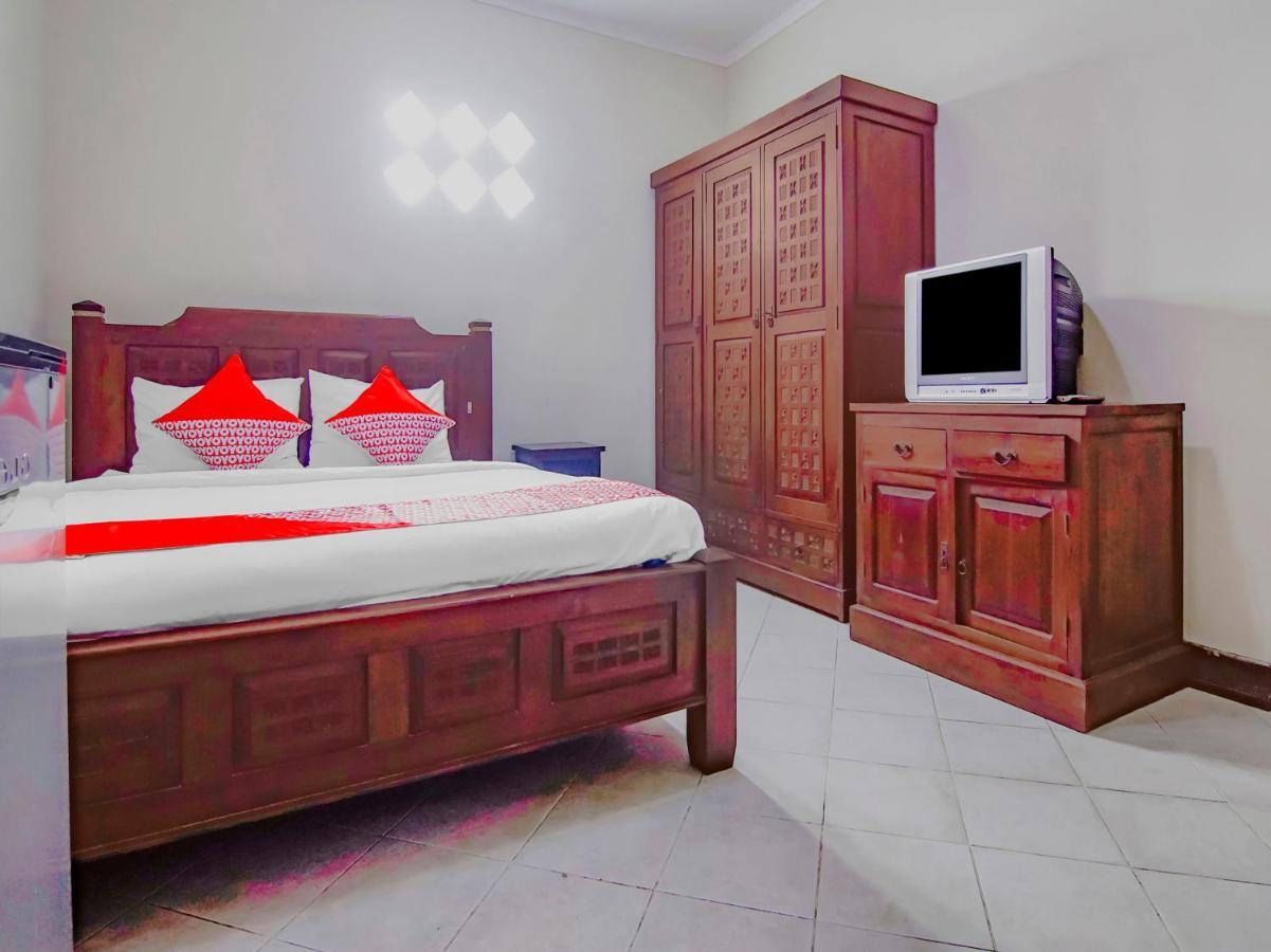 Oyo 90094 Gayatri Jakarta