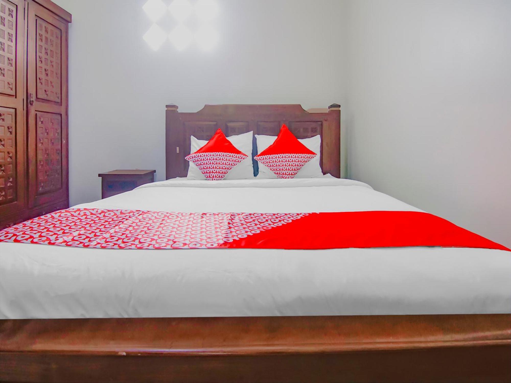 Oyo 90094 Gayatri Hotel Jakarta