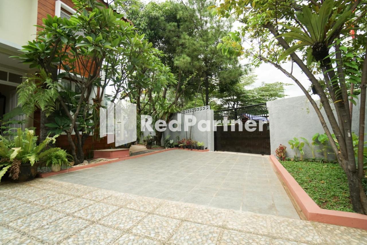 Fazza Syariah Mitra Reddoorz Hotel Jakarta