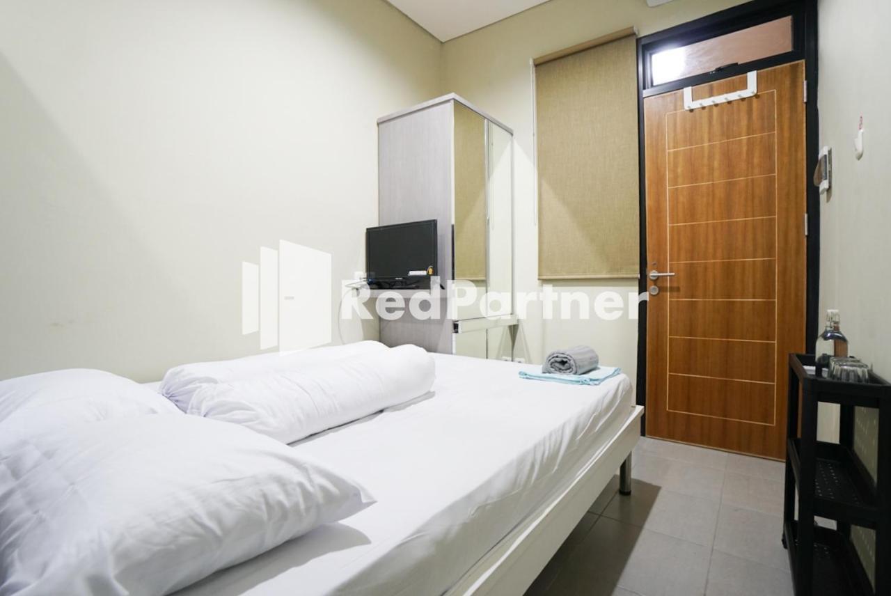 Tomang Gelong Syariah Mitra Reddoorz Jacarta